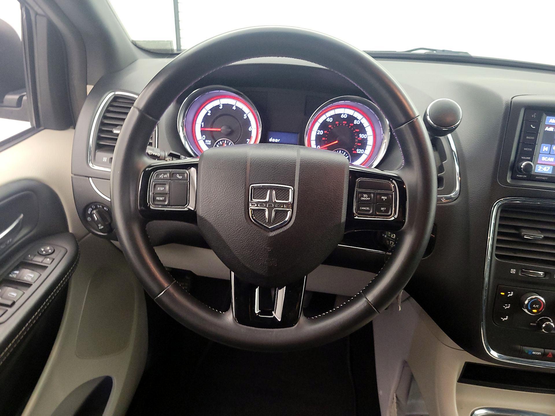Thumbnail: 2018 Dodge Grand Caravan - 10
