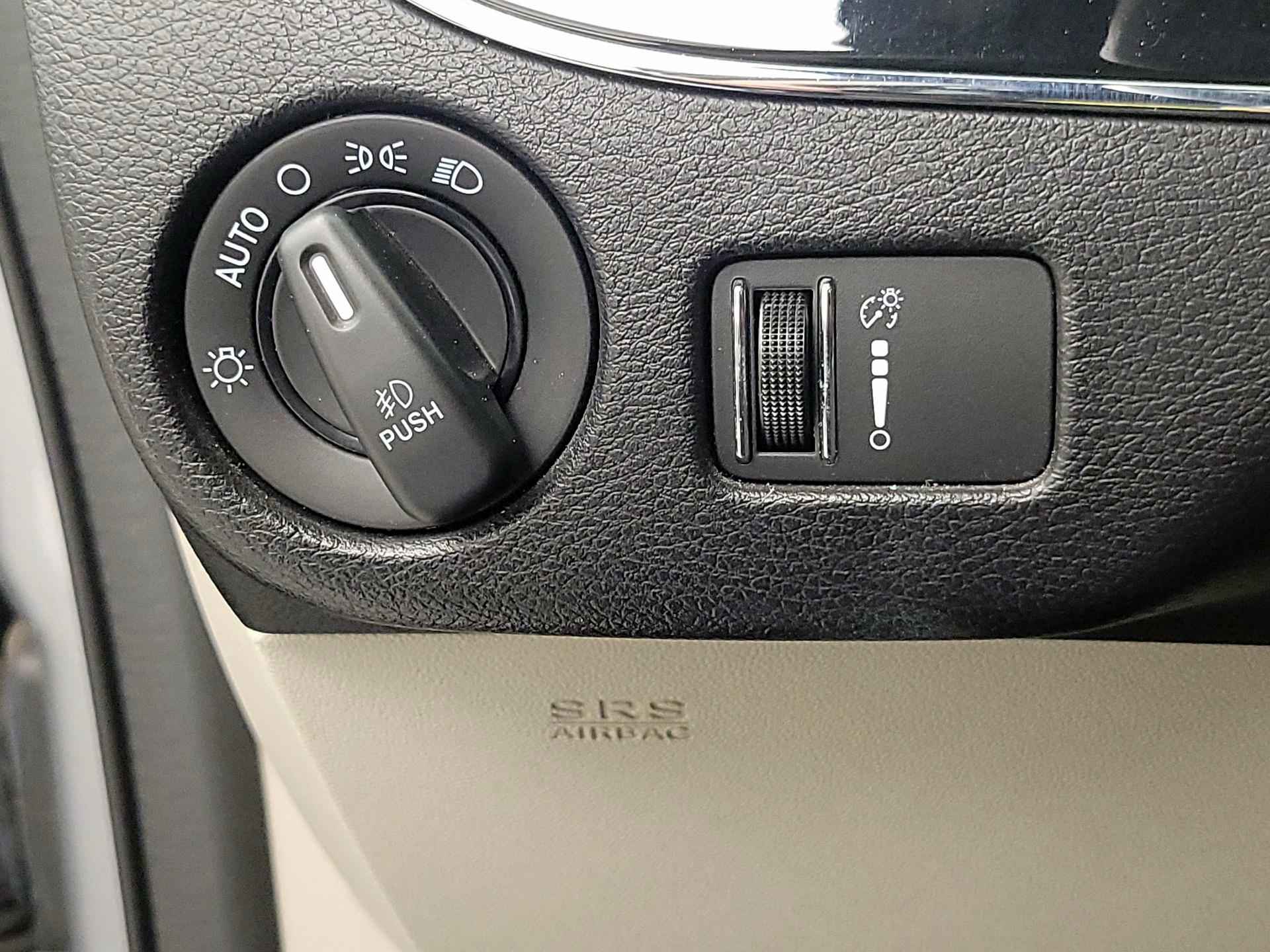 Thumbnail: 2018 Dodge Grand Caravan - 13