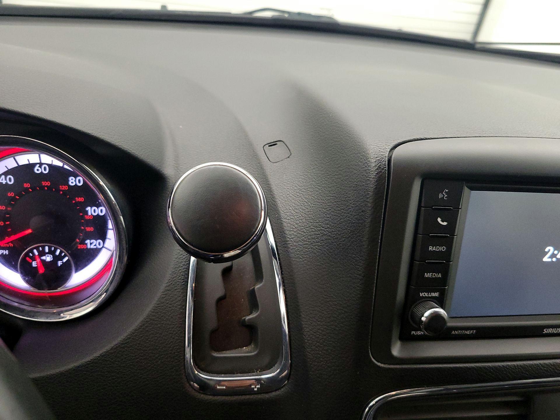 Thumbnail: 2018 Dodge Grand Caravan - 17