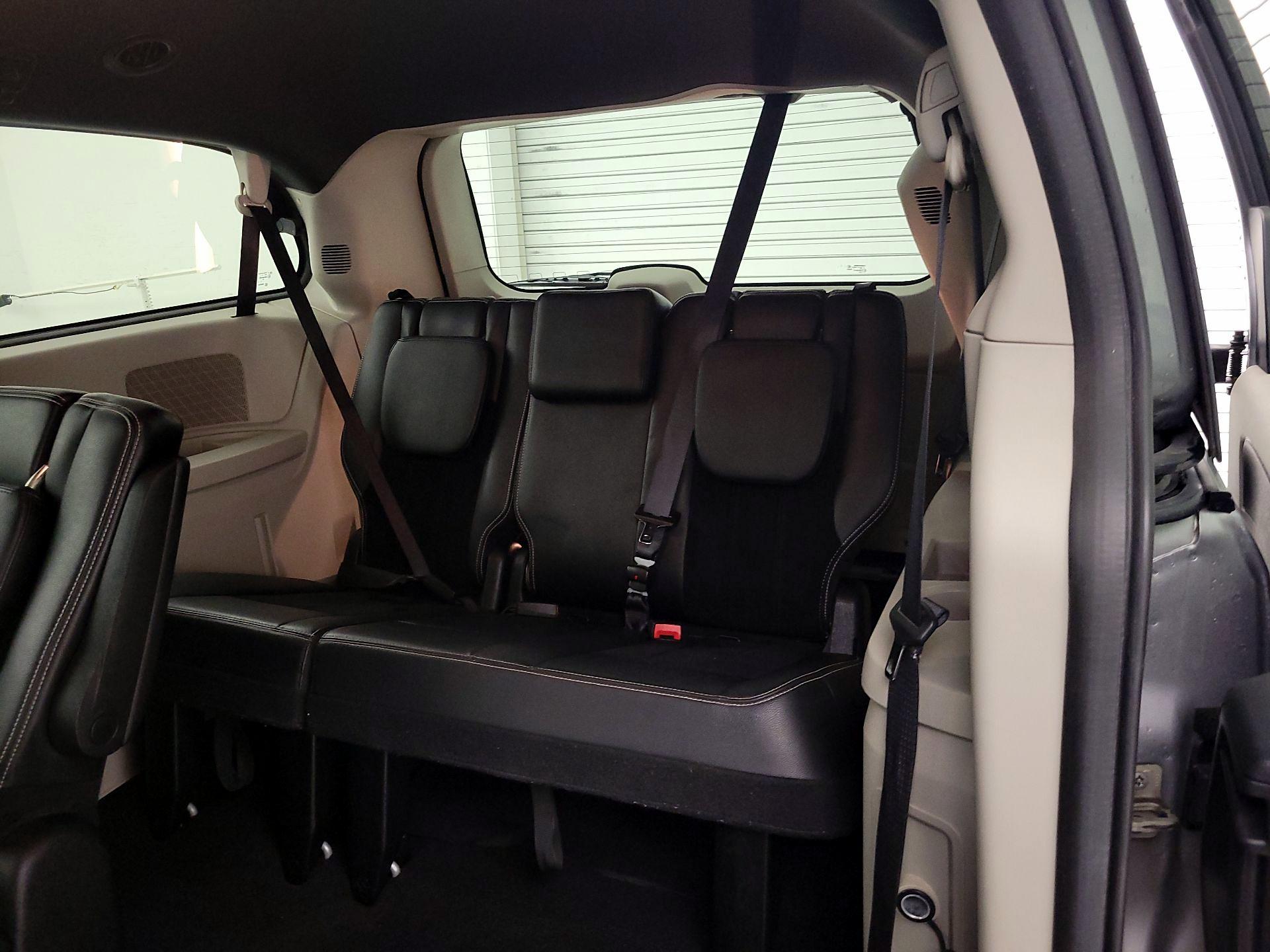 Thumbnail: 2018 Dodge Grand Caravan - 19