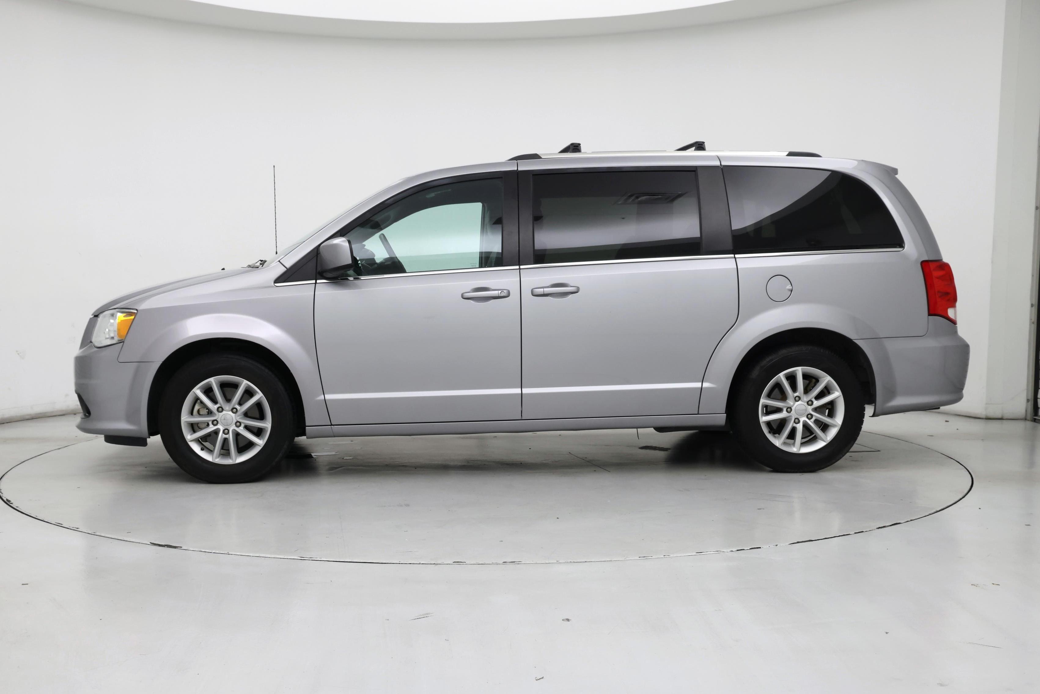 Thumbnail: 2018 Dodge Grand Caravan - 3