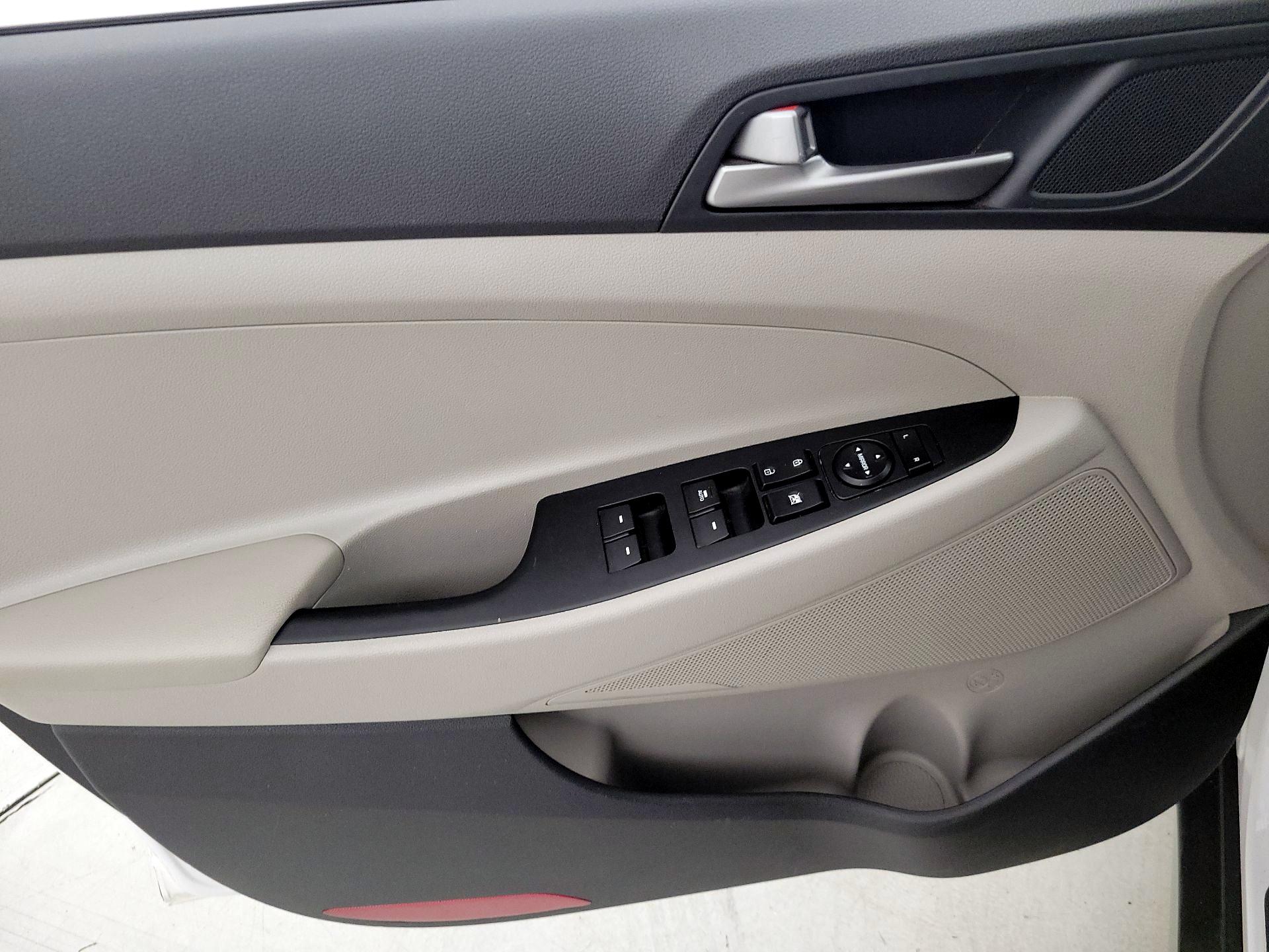 Thumbnail: 2018 Hyundai Tucson - 12