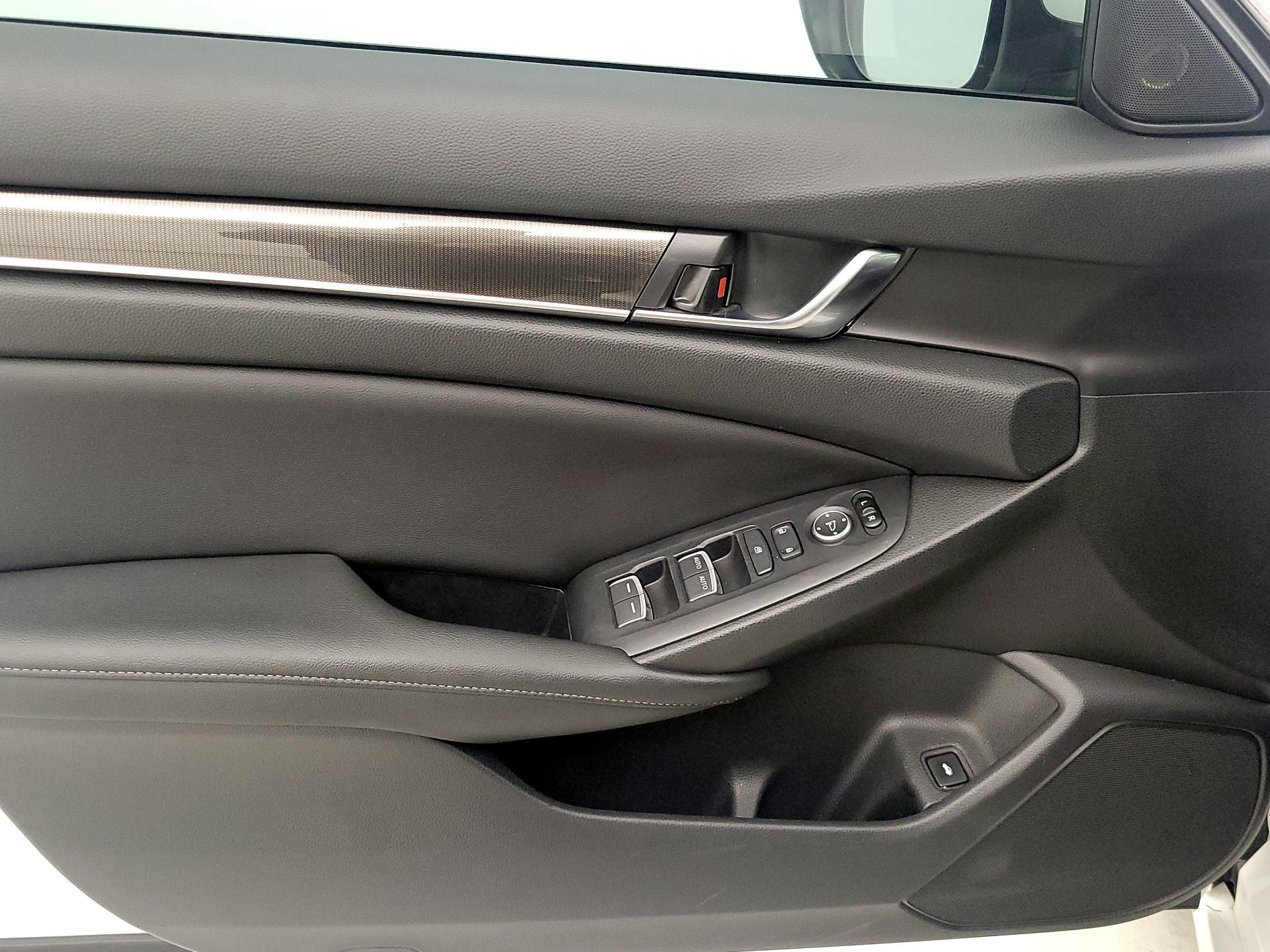 Thumbnail: 2019 Honda Accord - 12