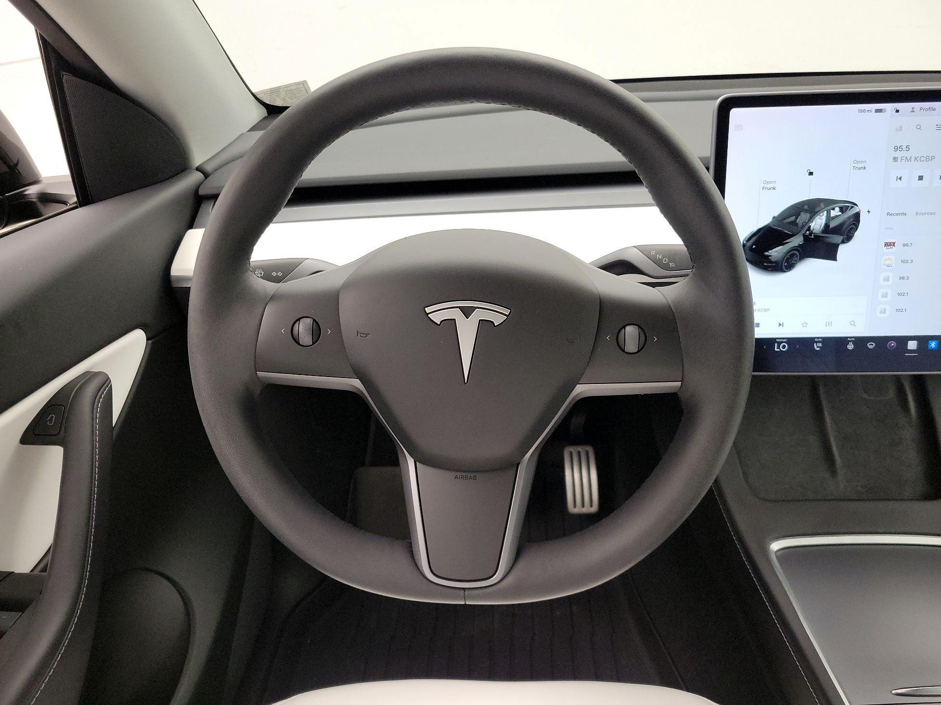 Thumbnail: 2022 Tesla Model Y - 10