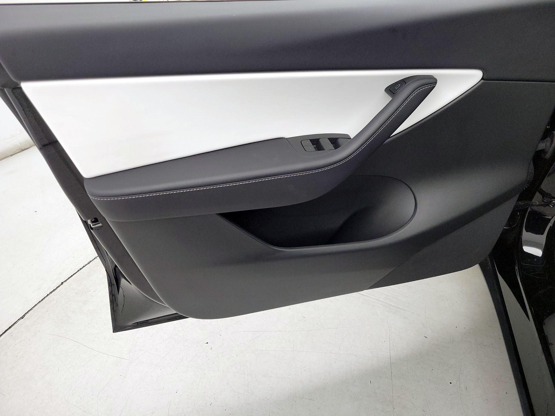 Thumbnail: 2022 Tesla Model Y - 12