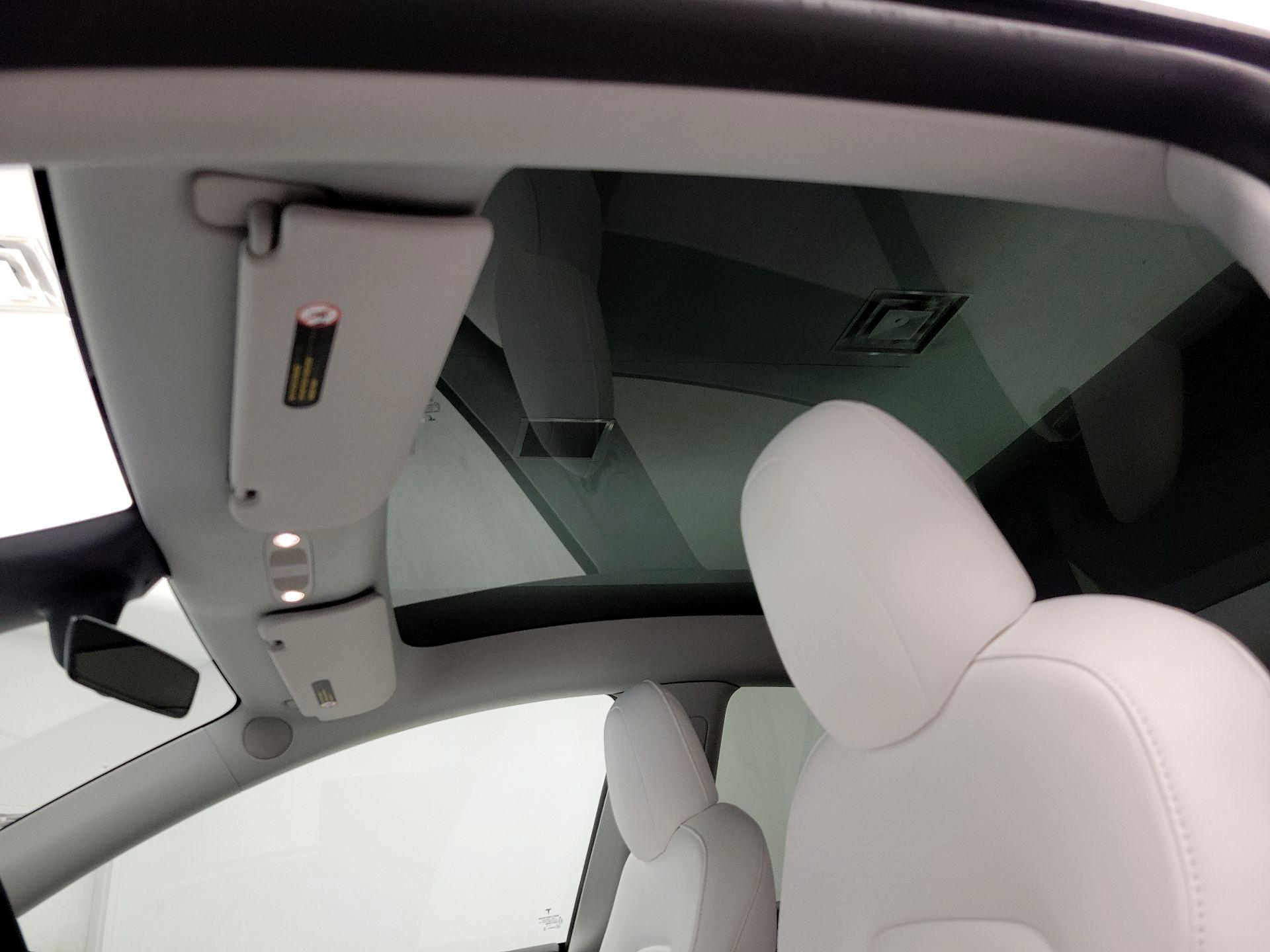 Thumbnail: 2022 Tesla Model Y - 18