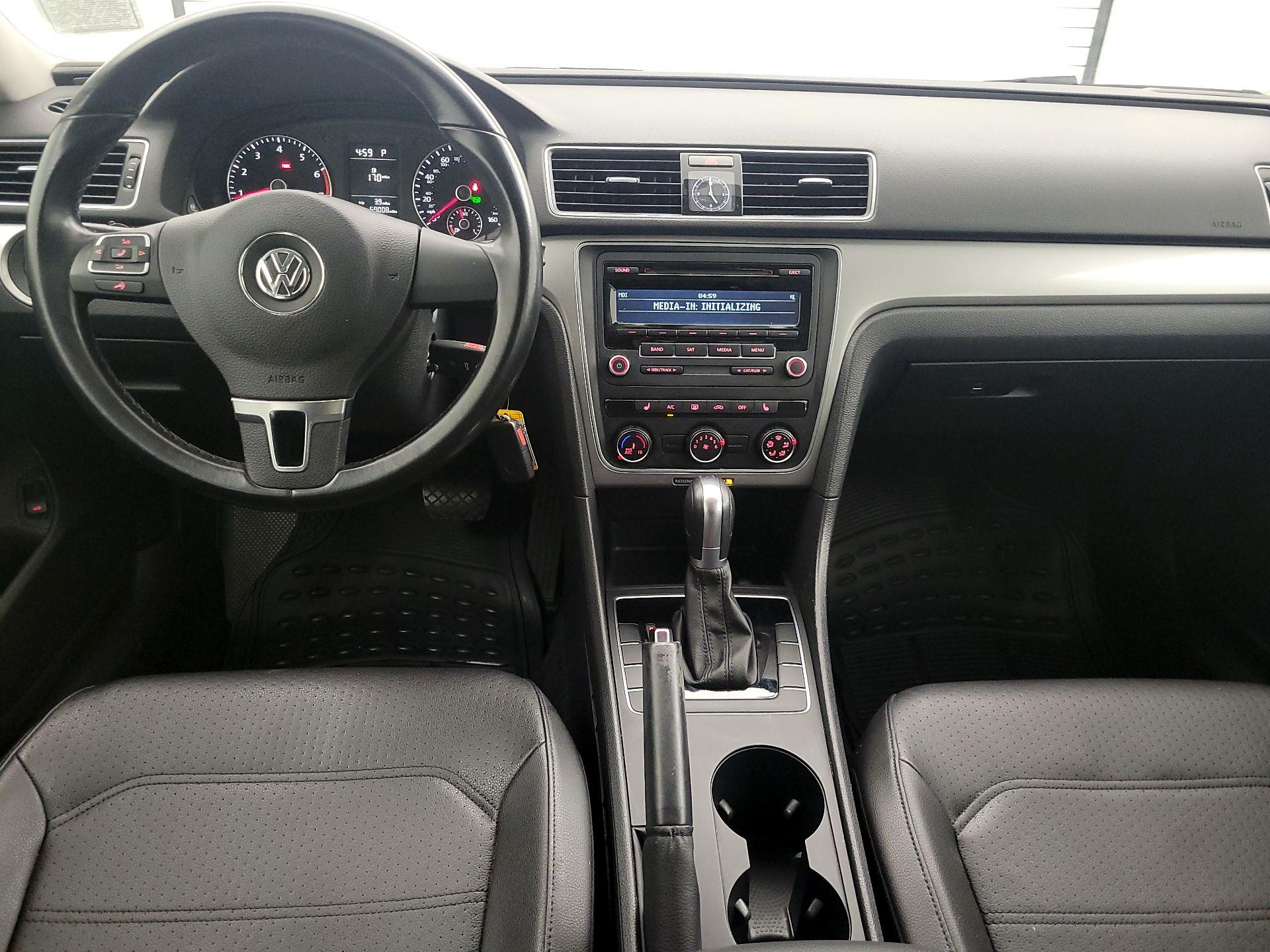 Thumbnail: 2015 Volkswagen Passat - 9