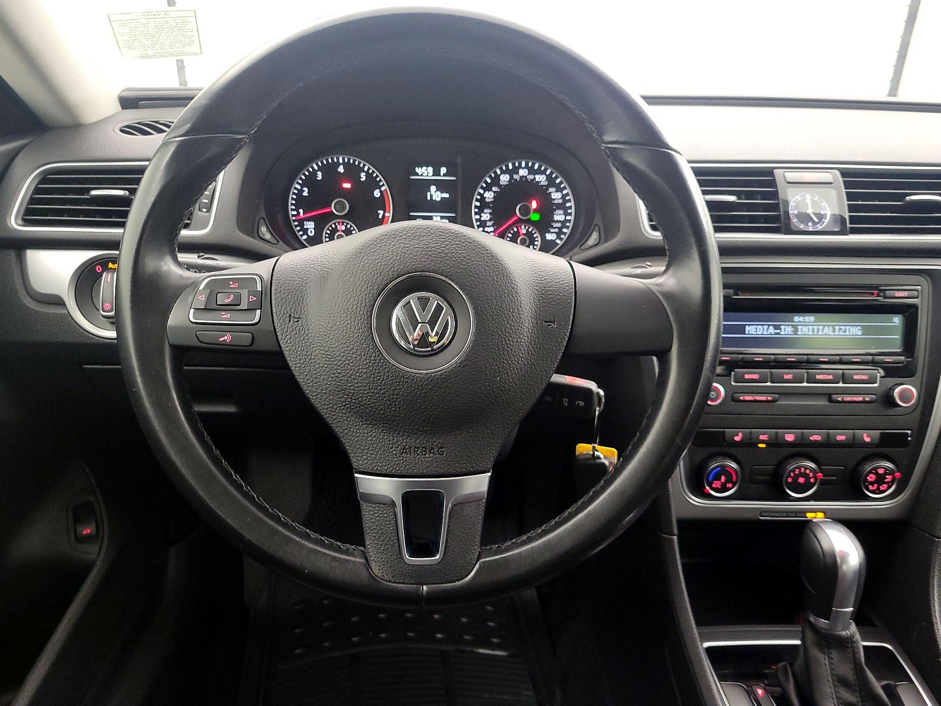 Thumbnail: 2015 Volkswagen Passat - 10