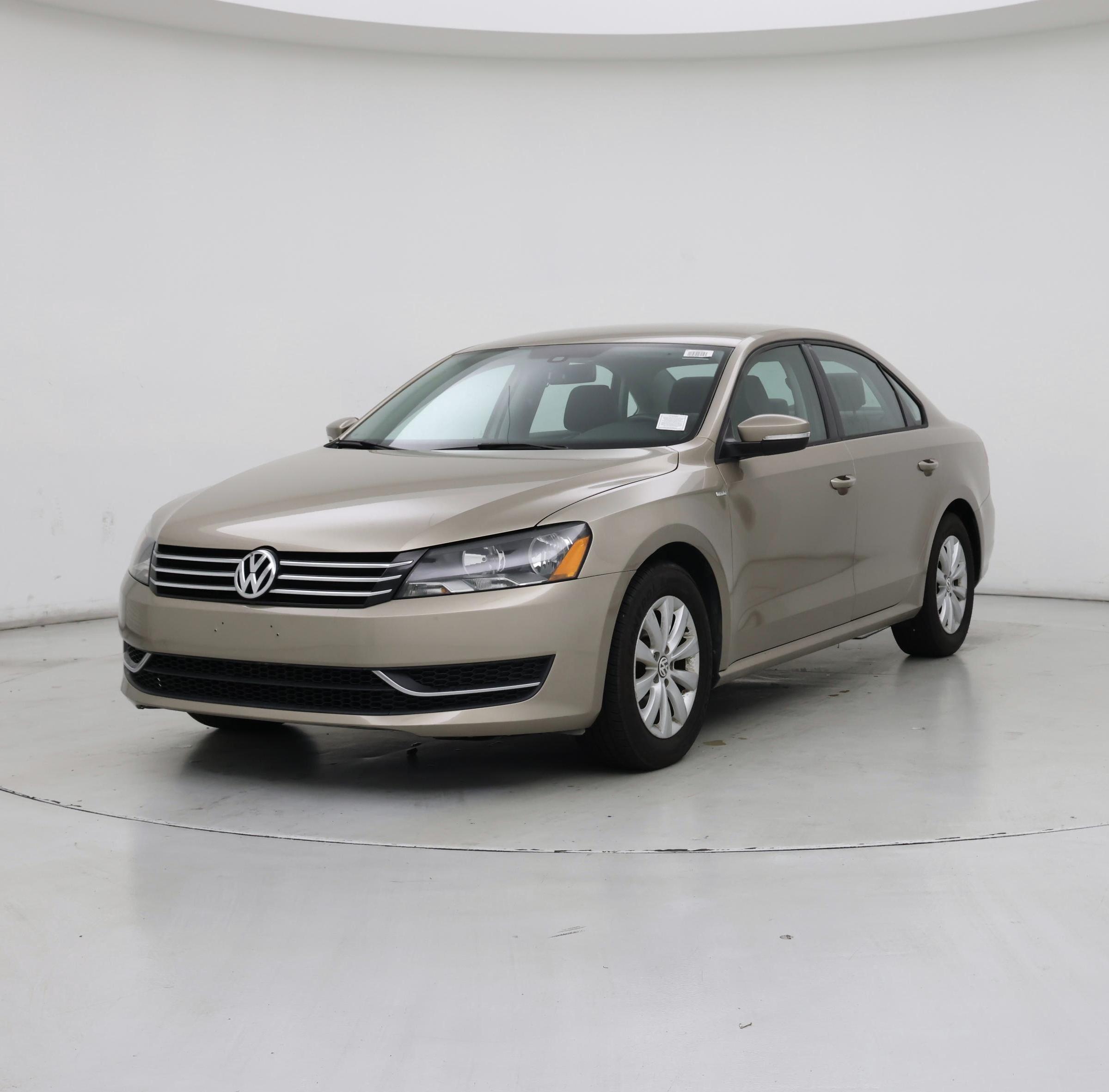 Thumbnail: 2015 Volkswagen Passat - 4
