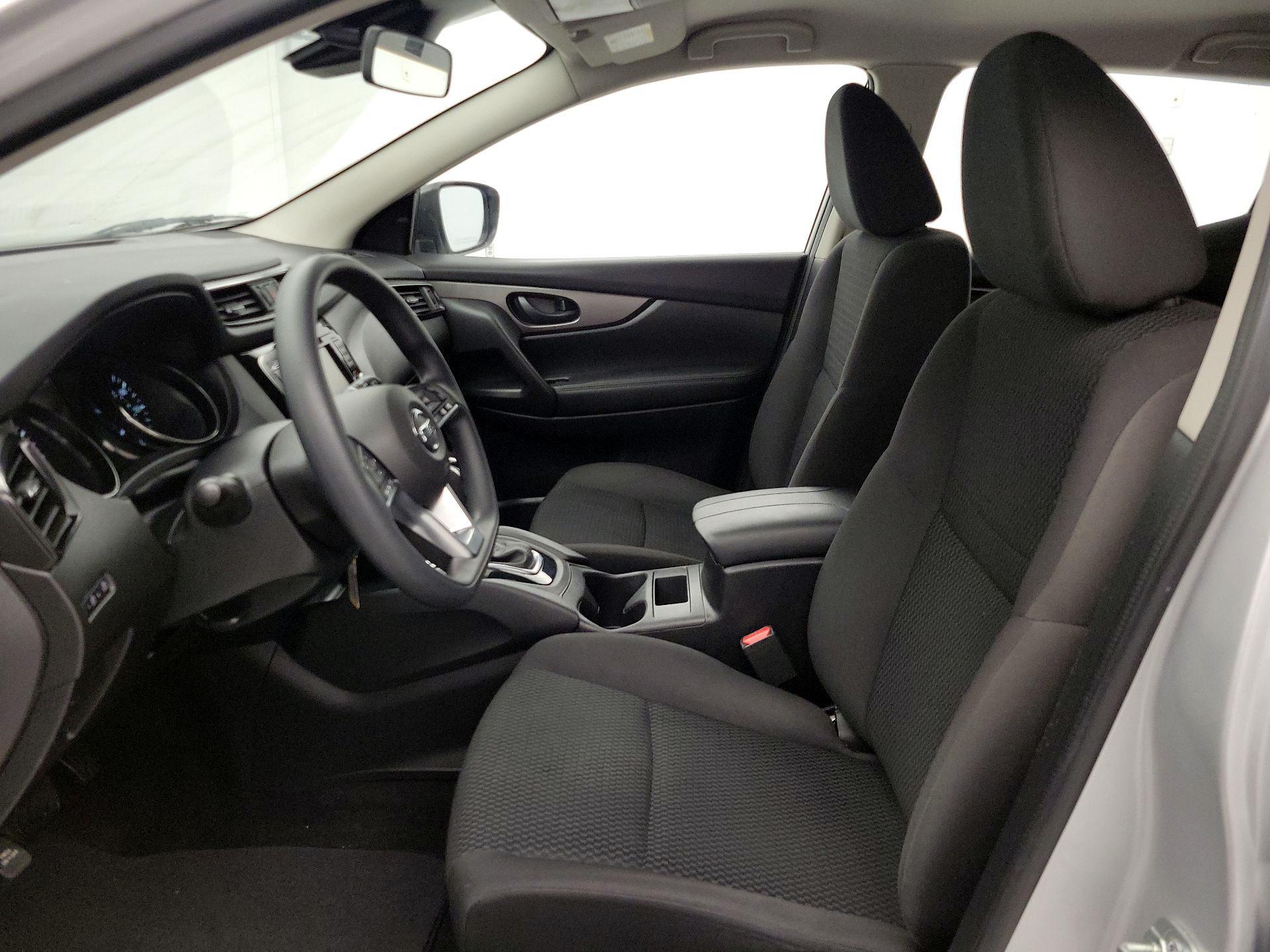 Thumbnail: 2020 Nissan Rogue Sport - 11