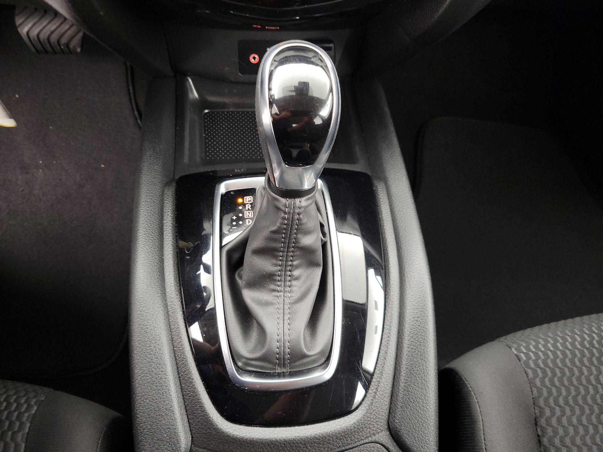 Thumbnail: 2020 Nissan Rogue Sport - 17