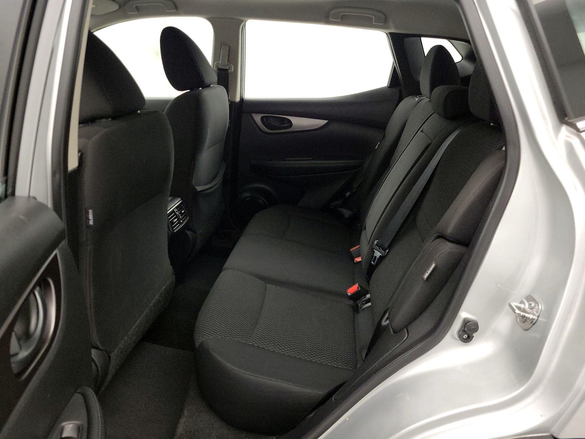 Thumbnail: 2020 Nissan Rogue Sport - 19