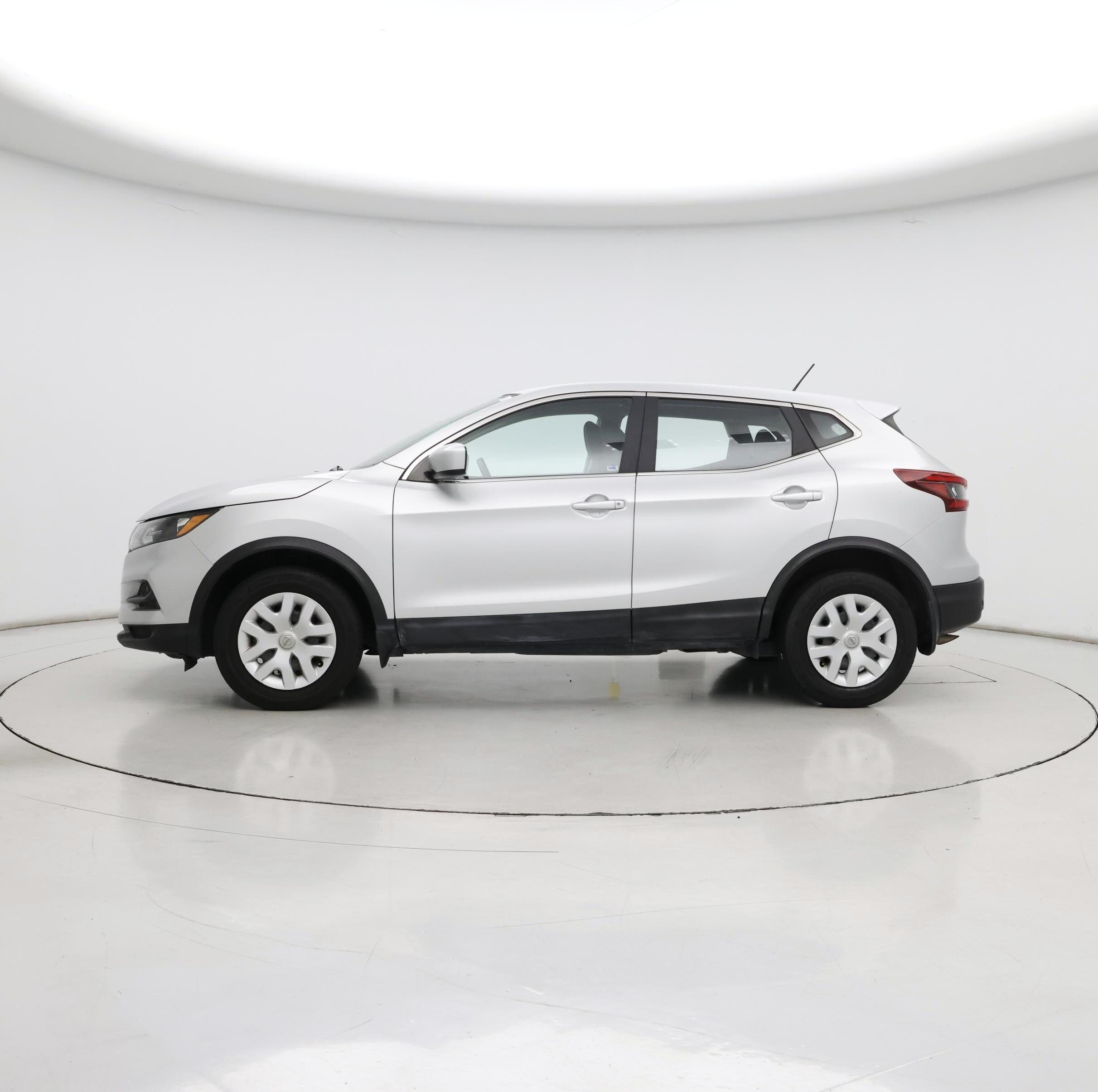 Thumbnail: 2020 Nissan Rogue Sport - 3