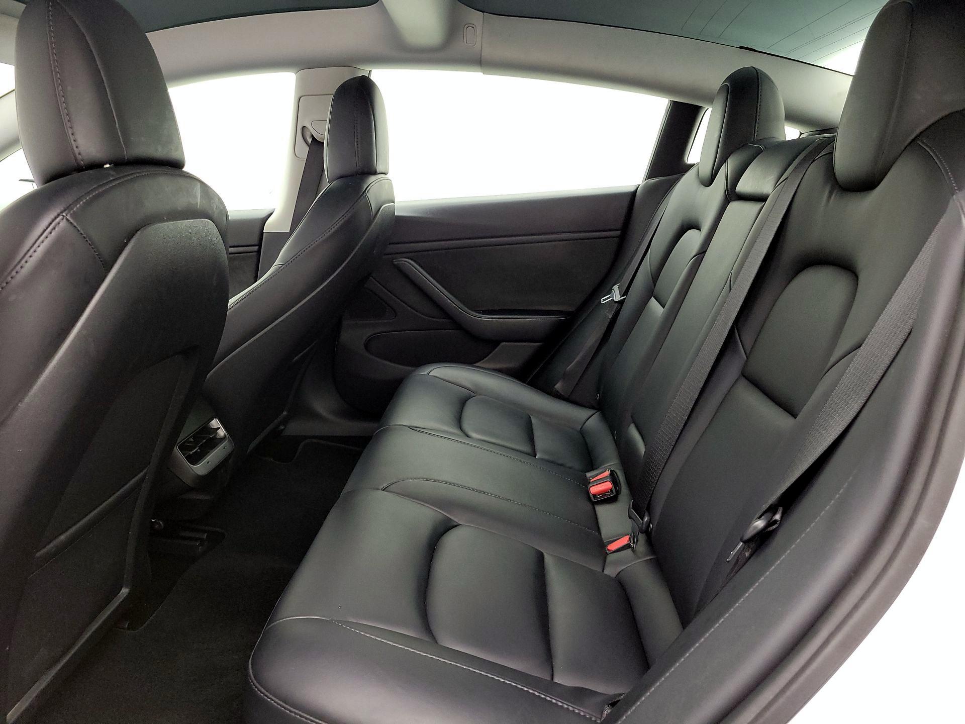 Thumbnail: 2021 Tesla Model 3 - 19