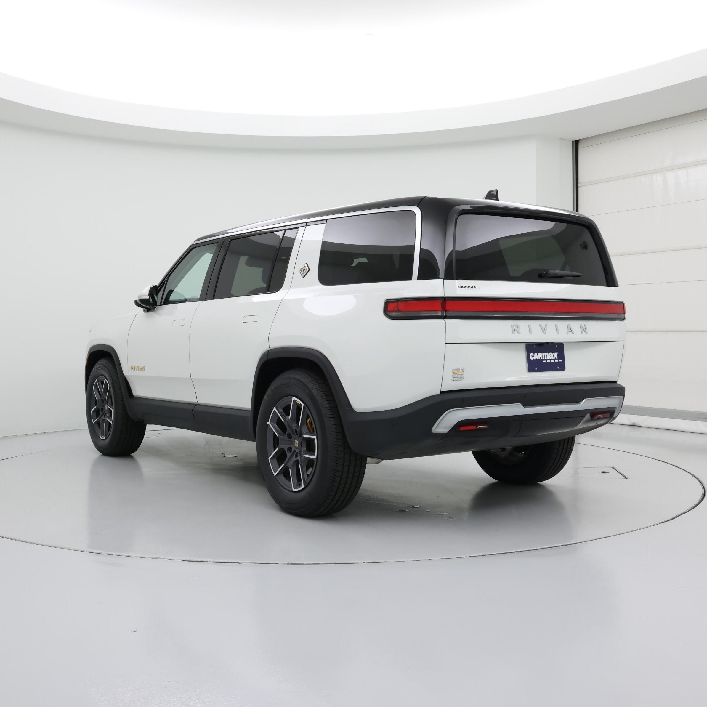 Thumbnail: 2023 Rivian R1S - 2