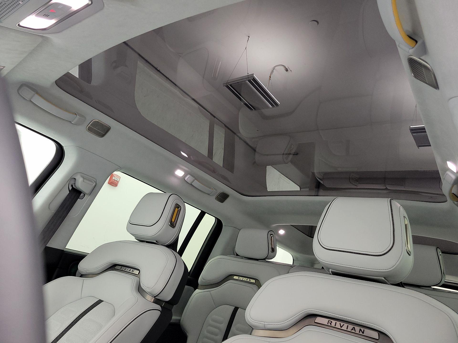 Thumbnail: 2023 Rivian R1S - 20