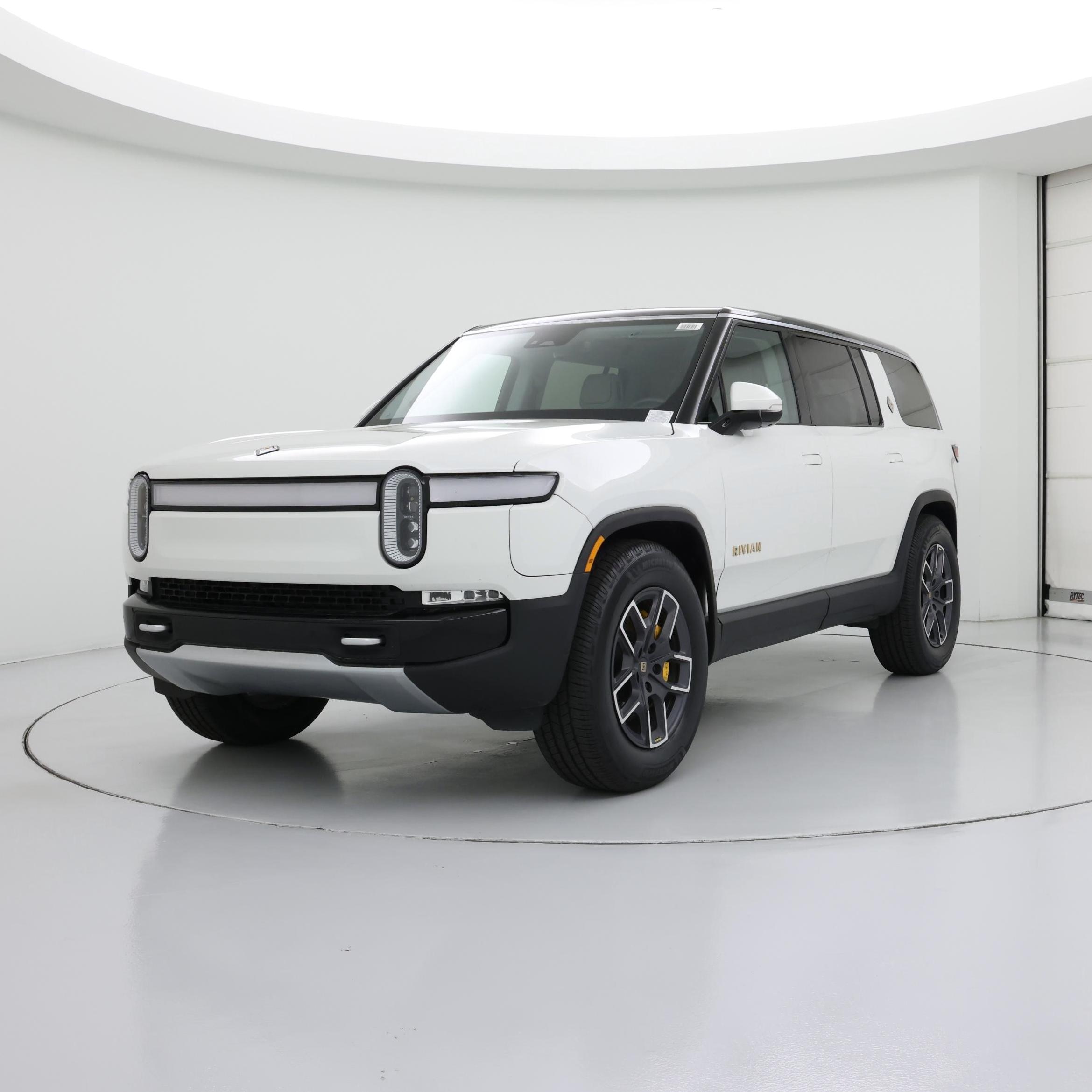 Thumbnail: 2023 Rivian R1S - 4