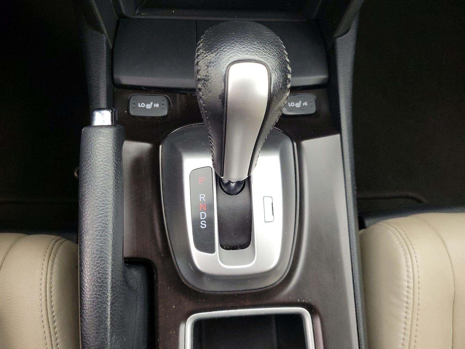 Thumbnail: 2014 Honda Accord Crosstour - 17
