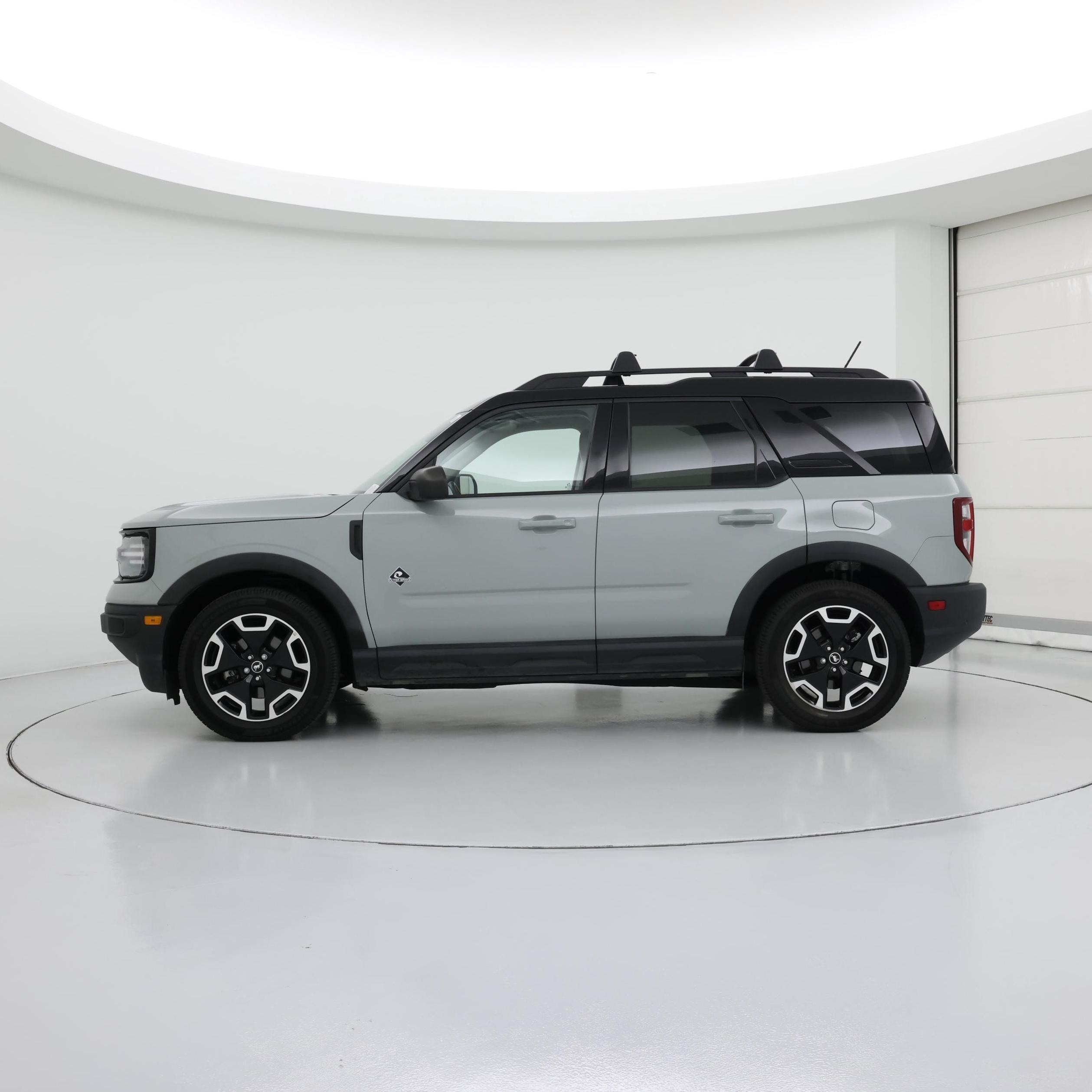Thumbnail: 2021 Ford Bronco Sport - 3