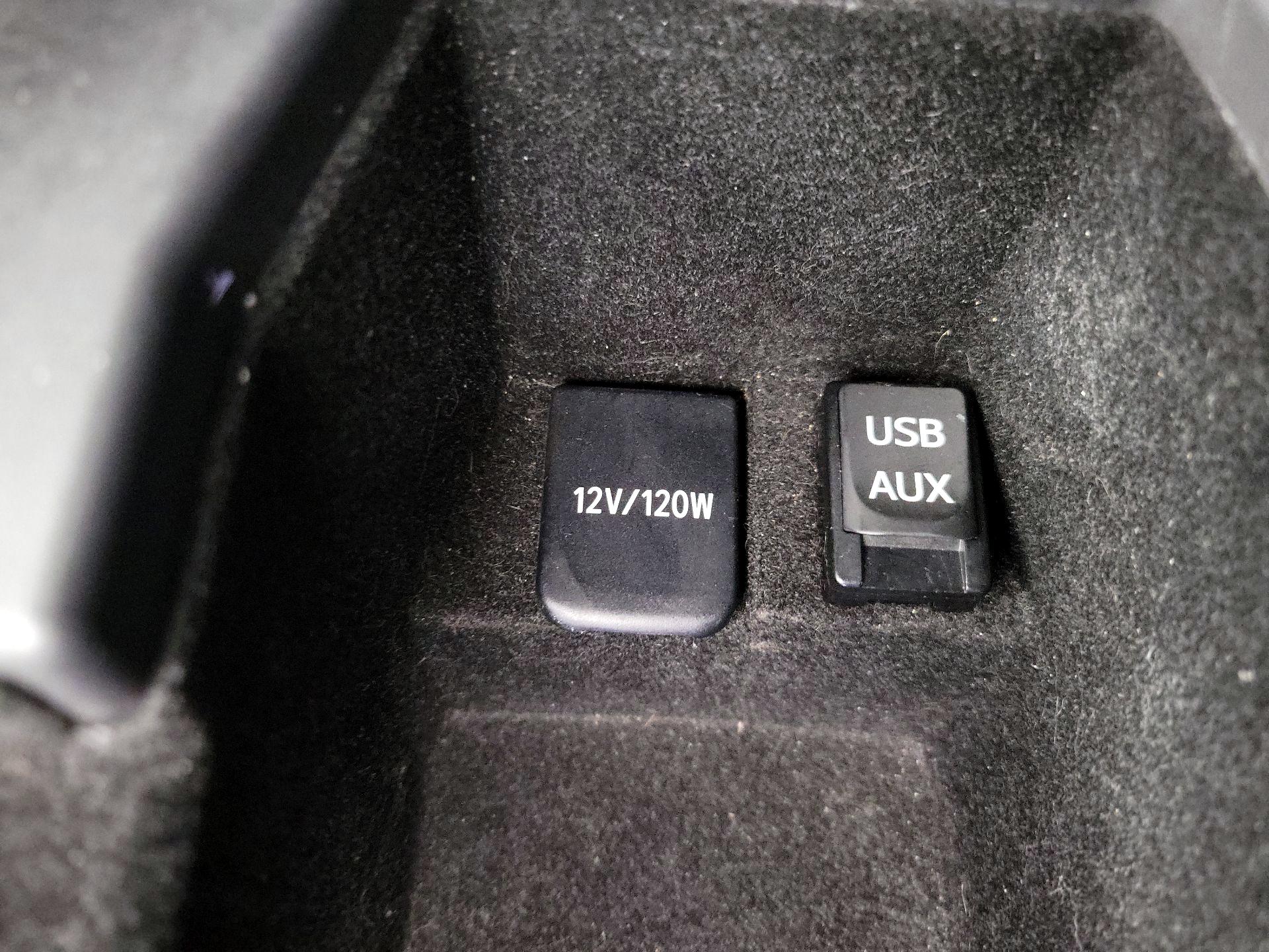 Thumbnail: 2013 Lexus IS - 17
