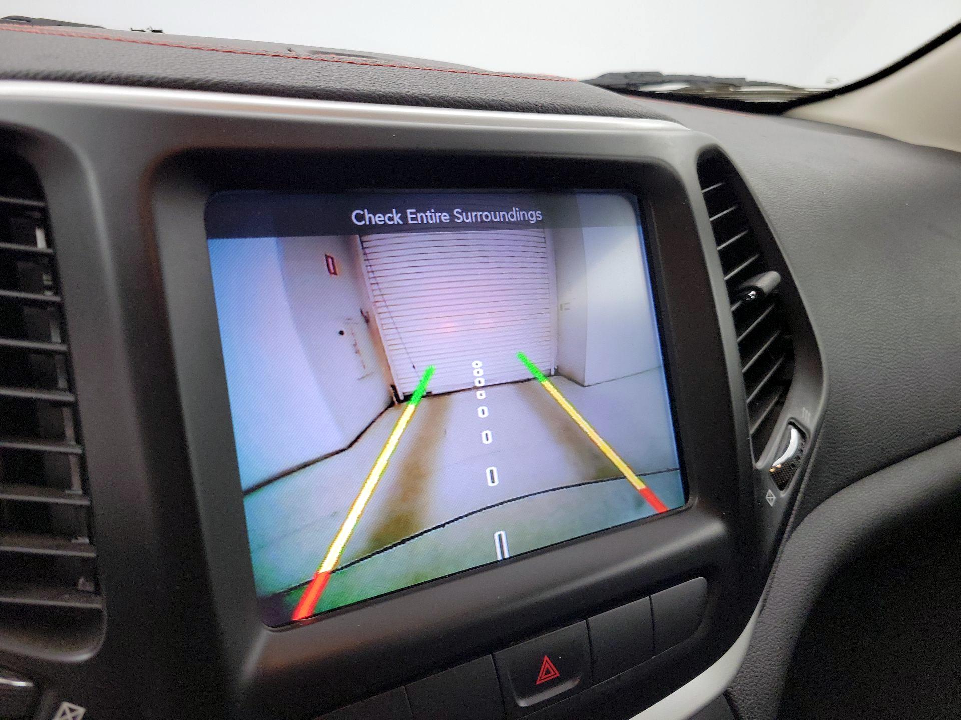 Thumbnail: 2014 Jeep Cherokee - 15