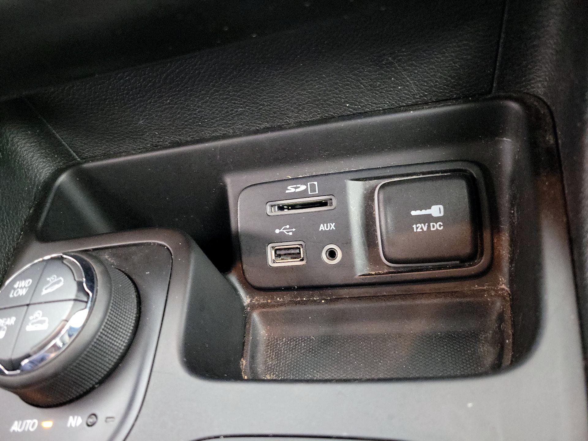 Thumbnail: 2014 Jeep Cherokee - 19
