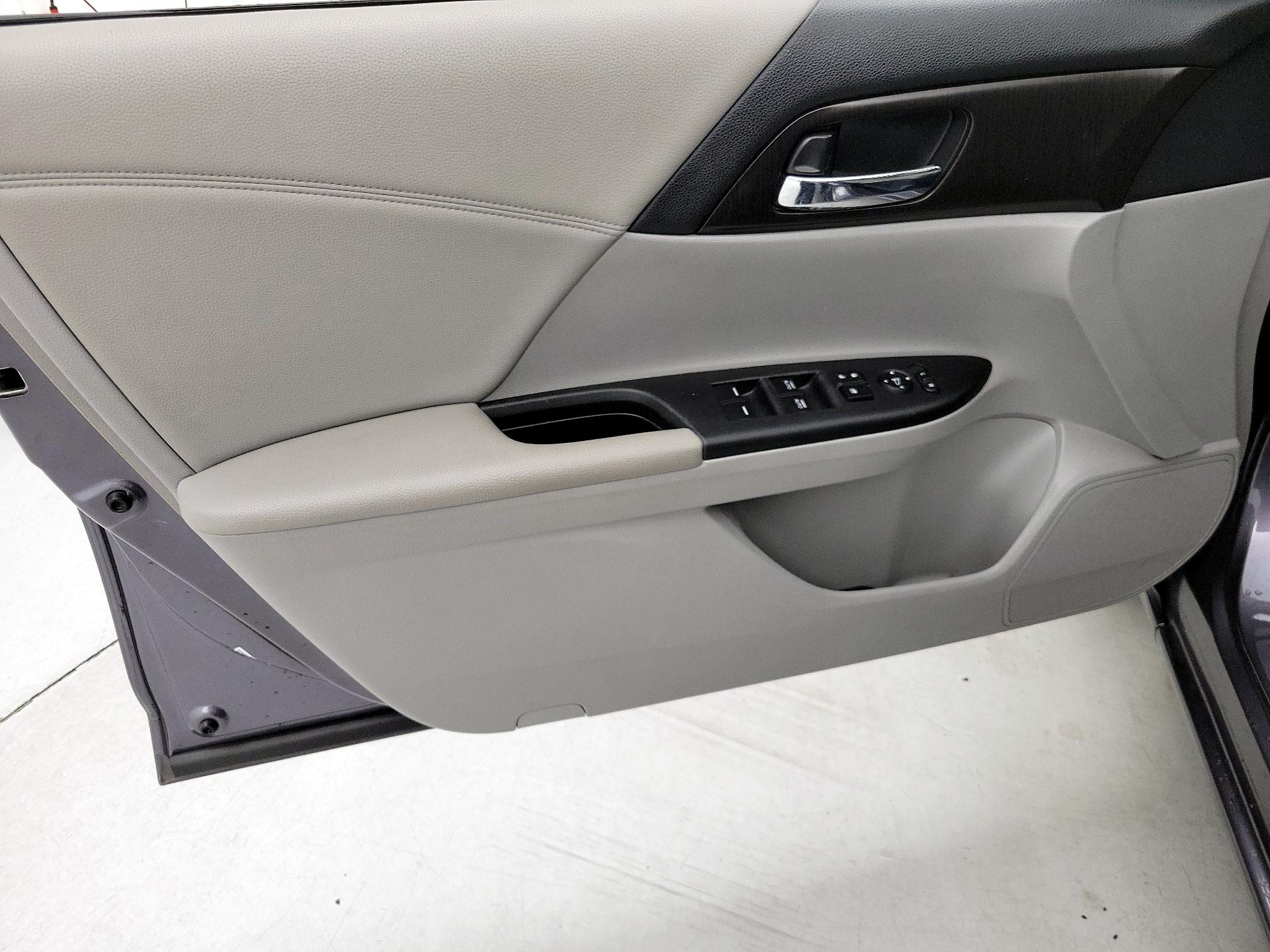 Thumbnail: 2015 Honda Accord - 12