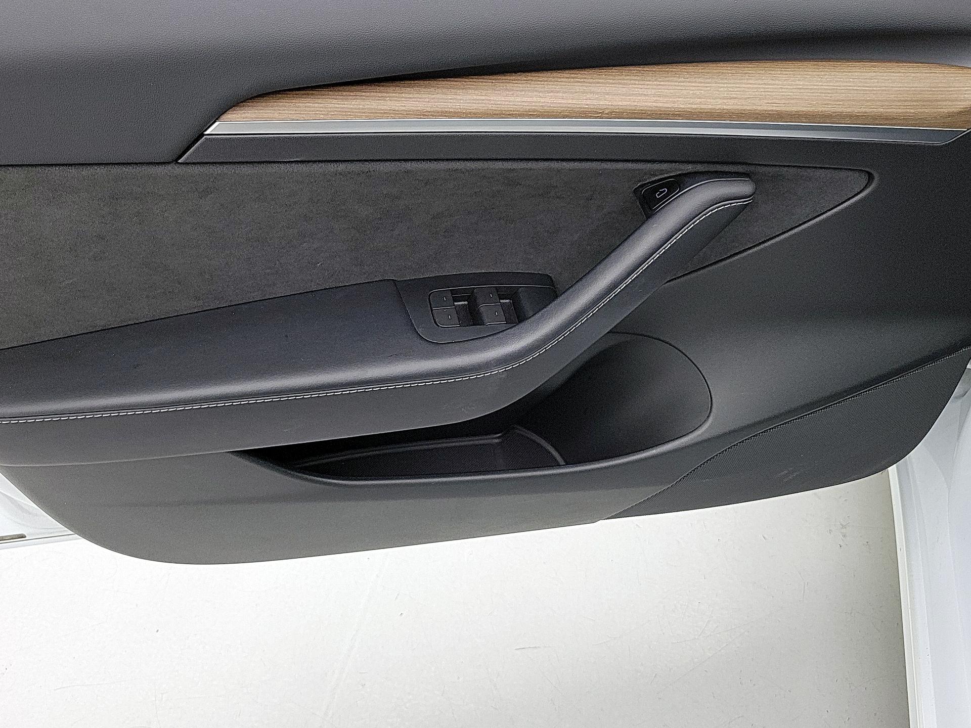 Thumbnail: 2022 Tesla Model 3 - 12