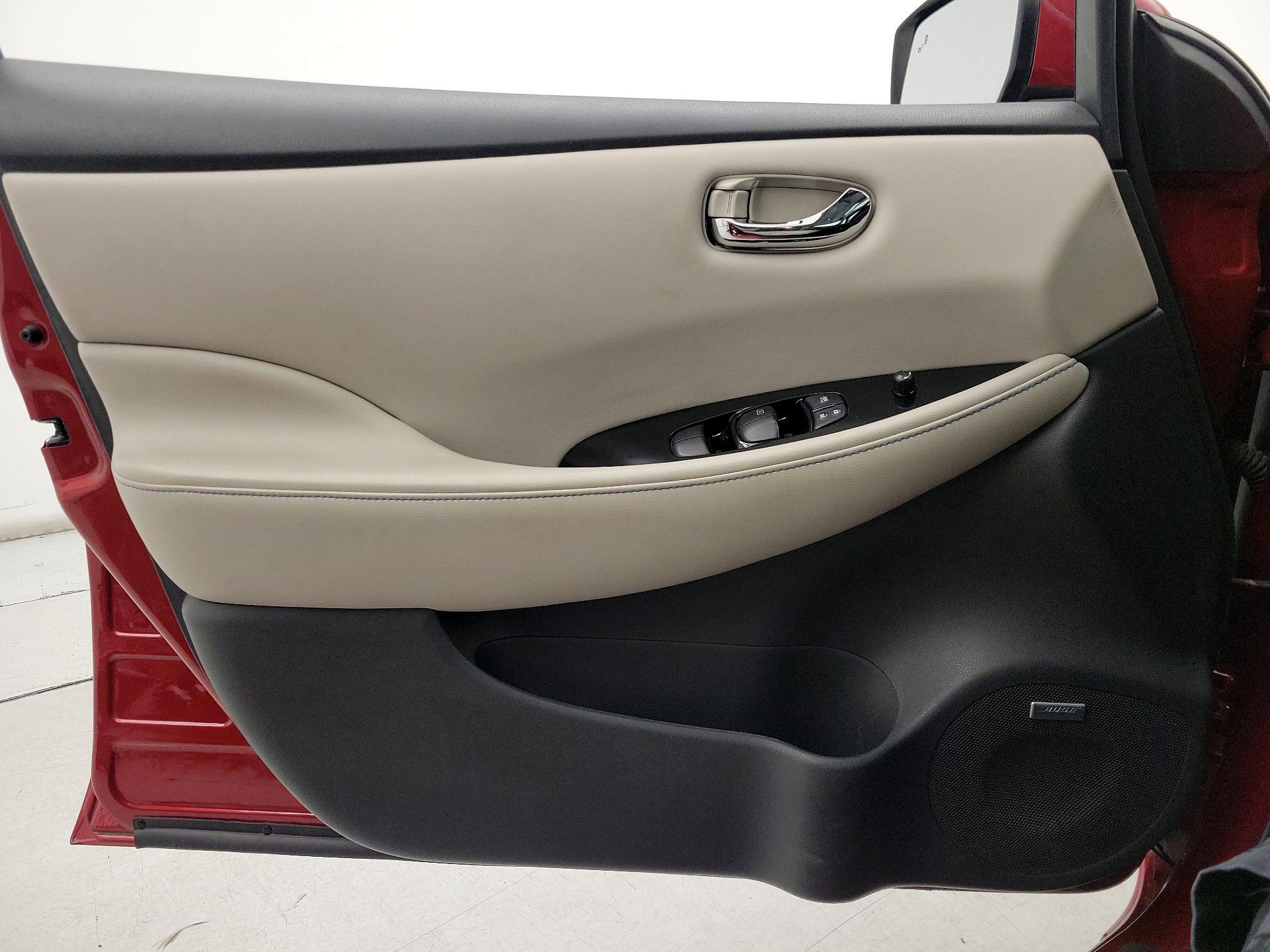 Thumbnail: 2018 Nissan Leaf - 12
