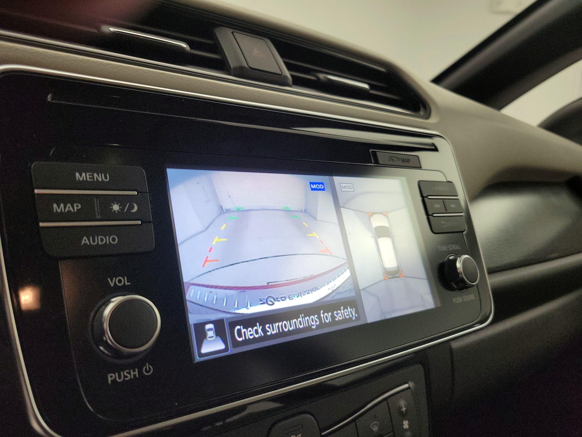 Thumbnail: 2018 Nissan Leaf - 15
