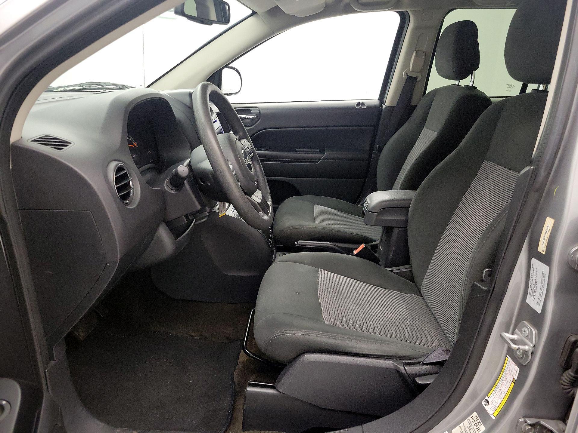 Thumbnail: 2016 Jeep Compass - 11