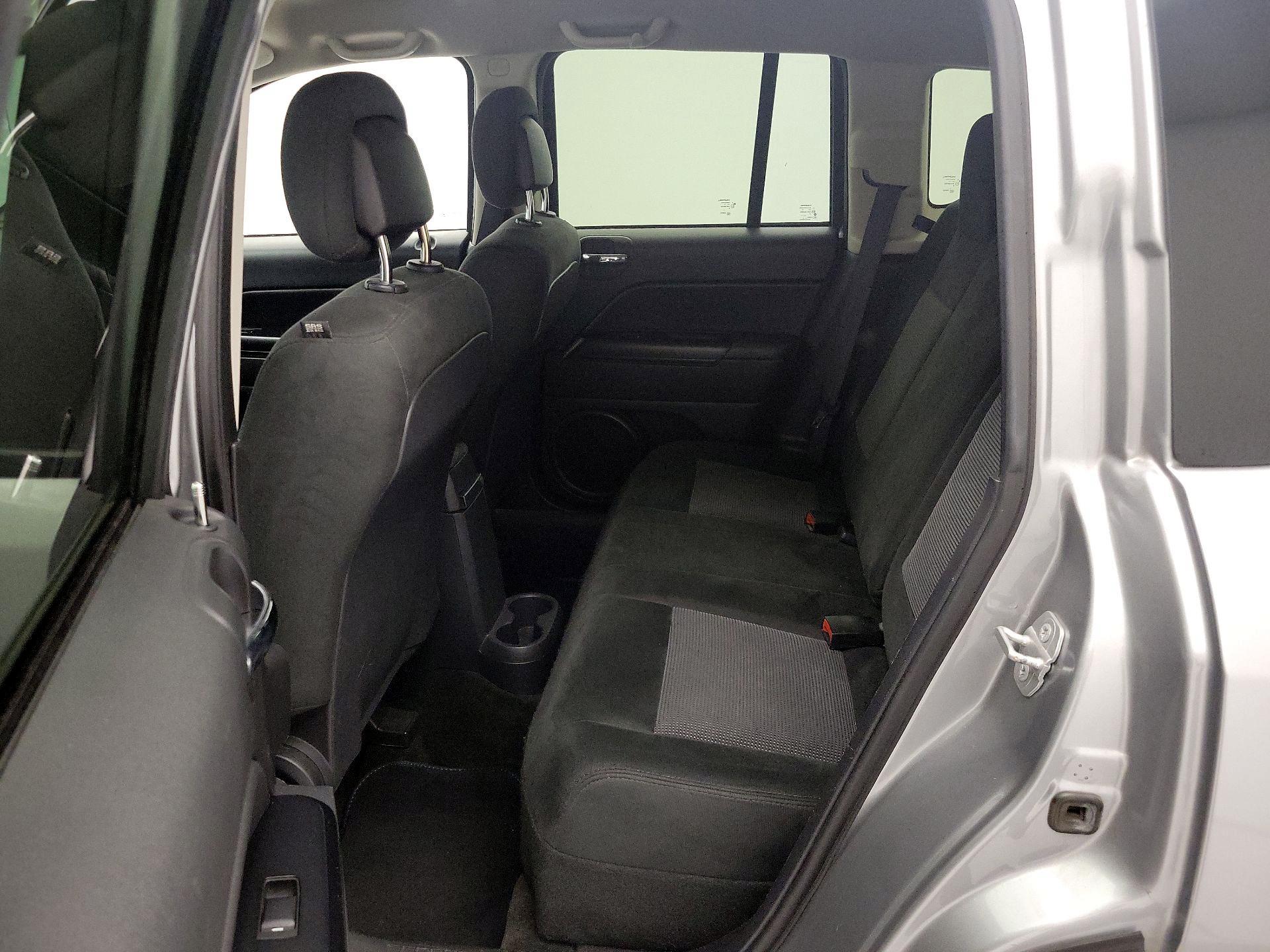 Thumbnail: 2016 Jeep Compass - 17