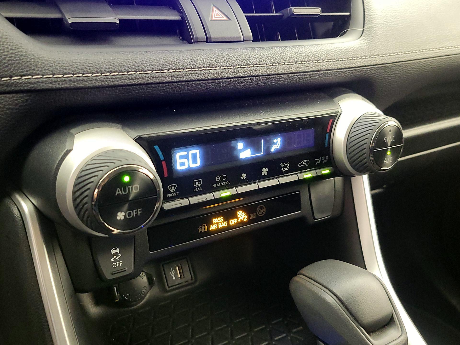 Thumbnail: 2024 Toyota RAV4 - 16