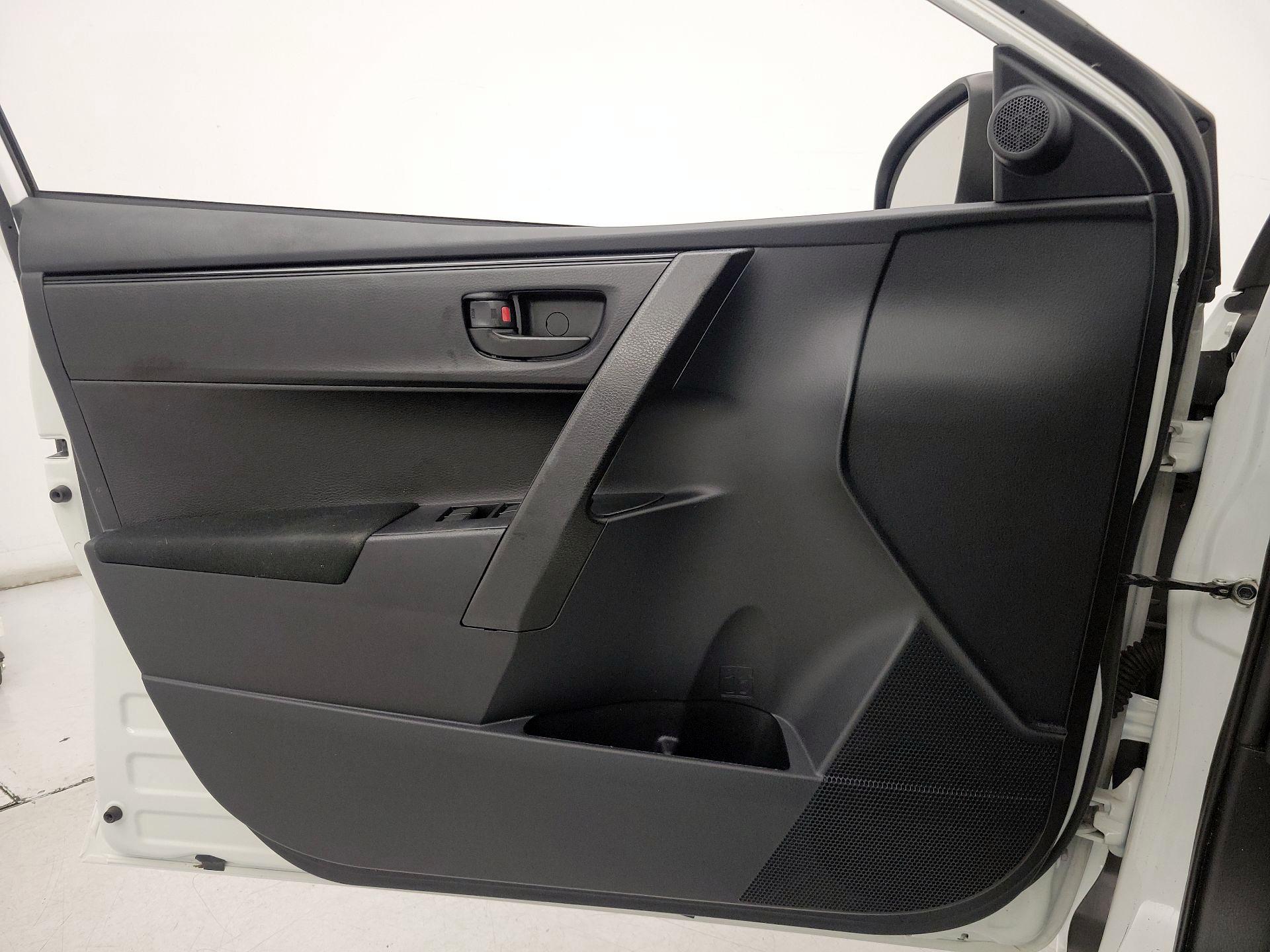 Thumbnail: 2018 Toyota Corolla - 12