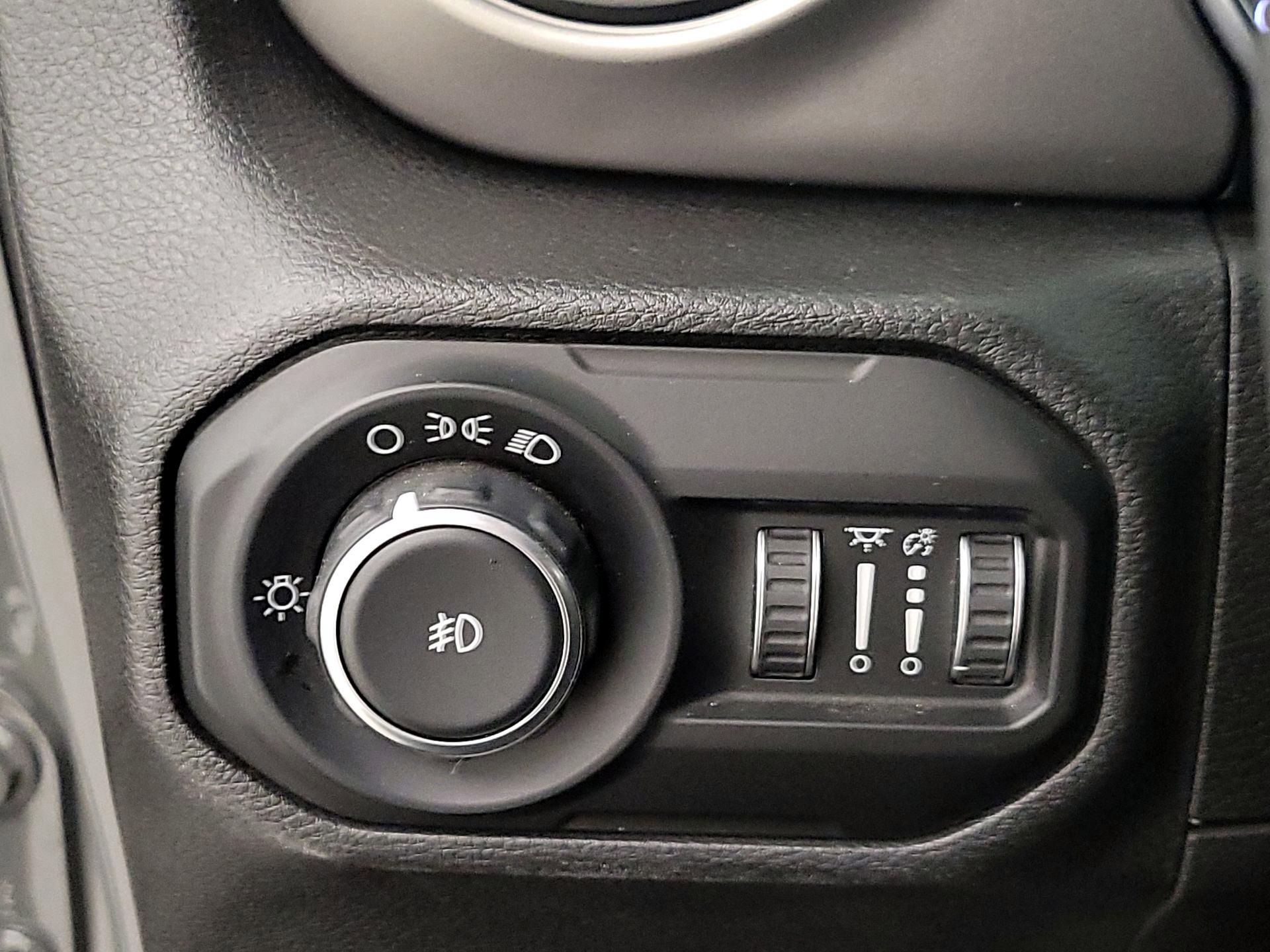 Thumbnail: 2020 Jeep Wrangler - 13