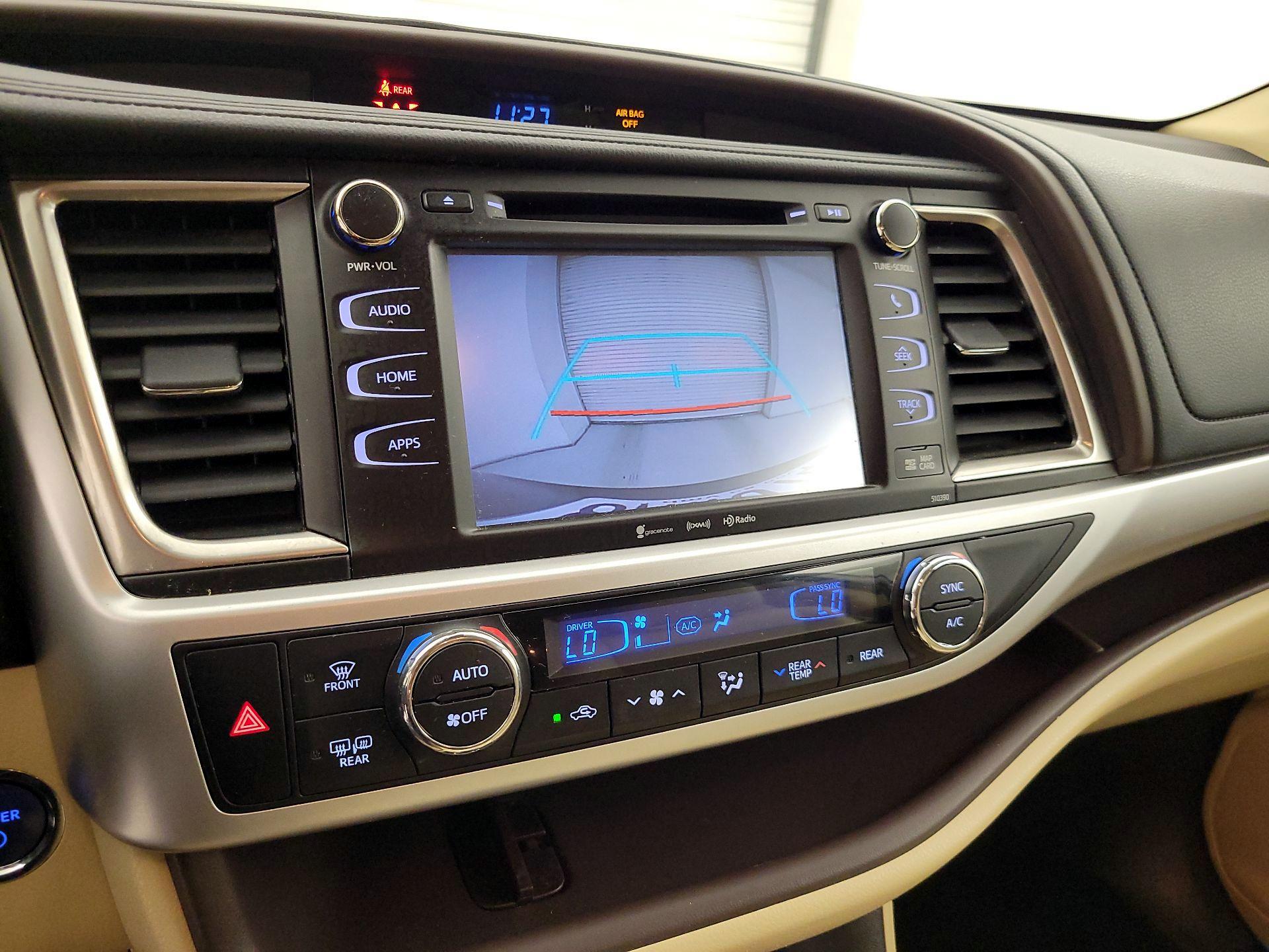 Thumbnail: 2019 Toyota Highlander - 15