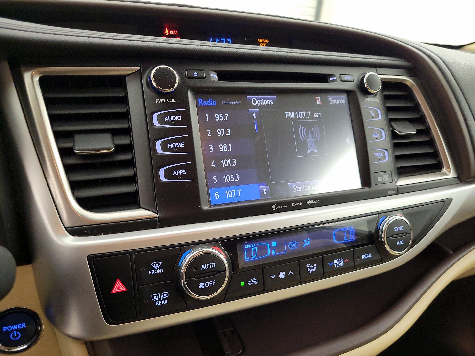Thumbnail: 2019 Toyota Highlander - 16