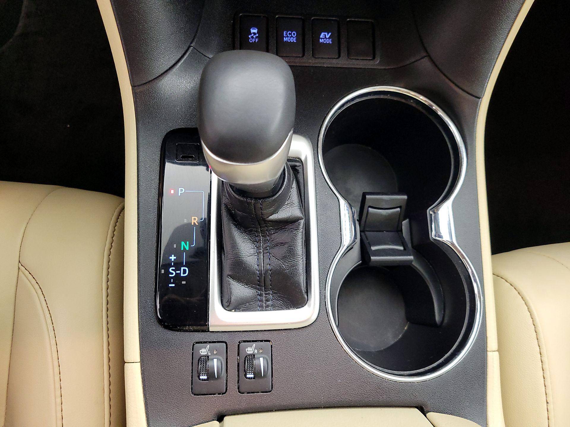 Thumbnail: 2019 Toyota Highlander - 18