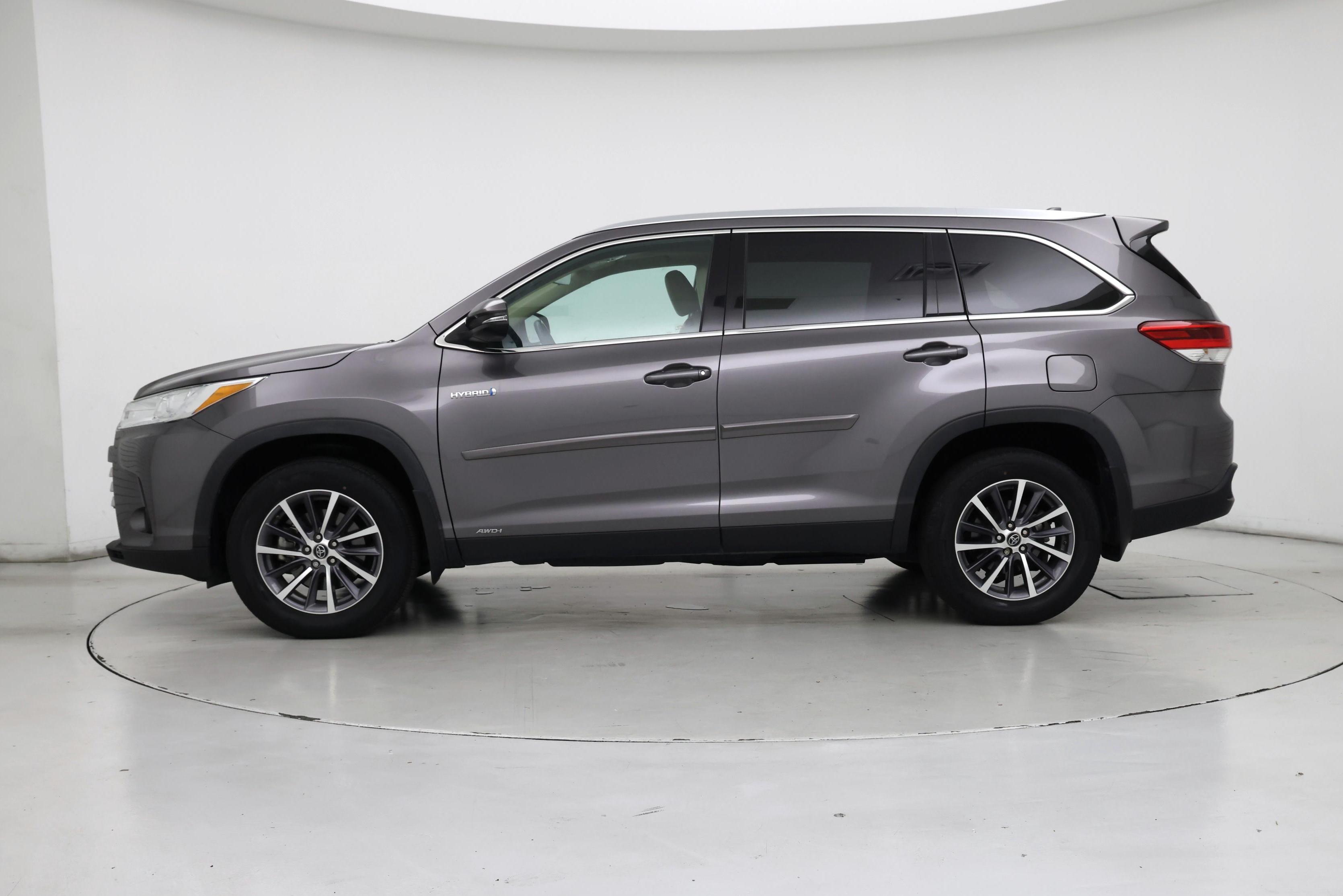Thumbnail: 2019 Toyota Highlander - 3