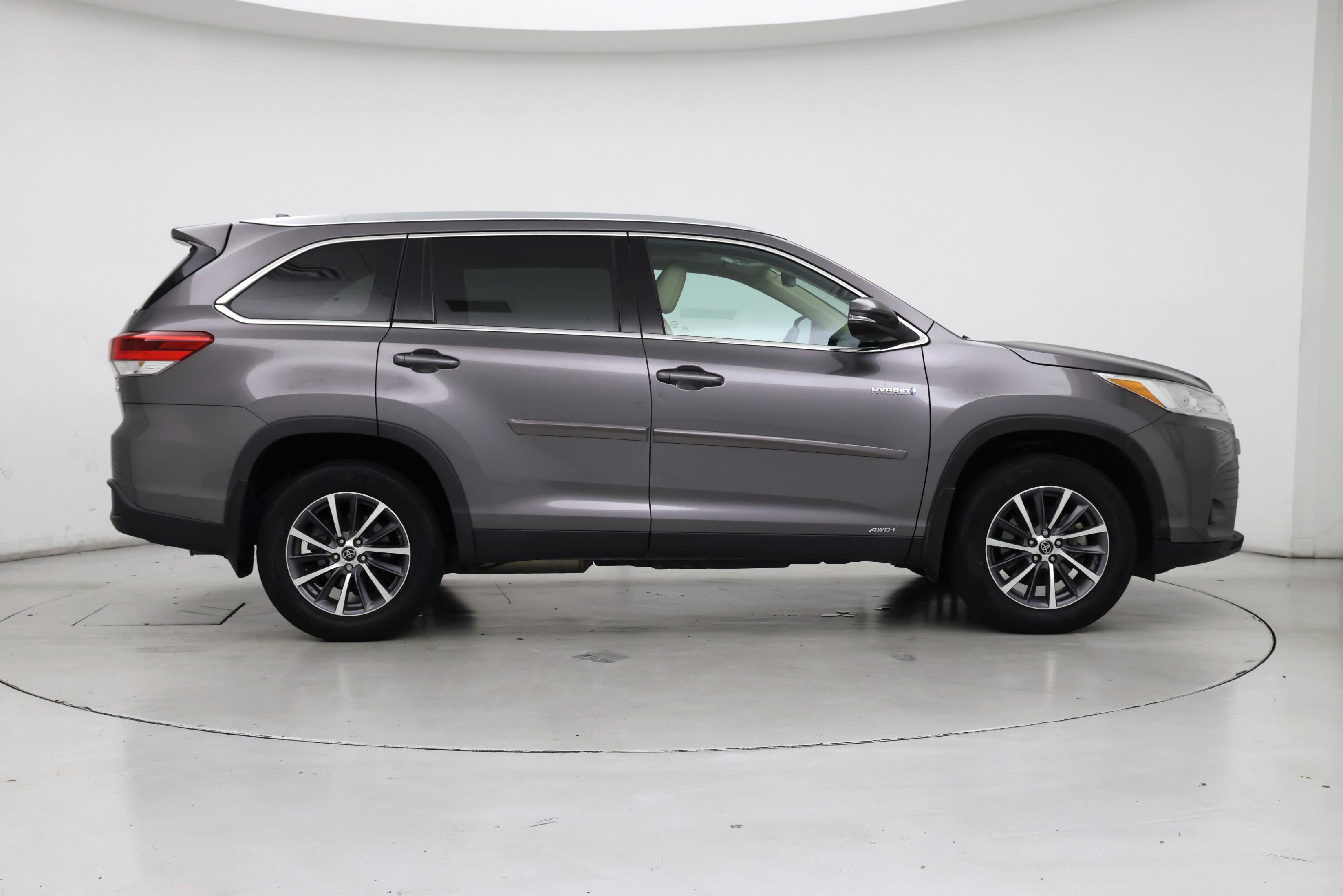 Thumbnail: 2019 Toyota Highlander - 7