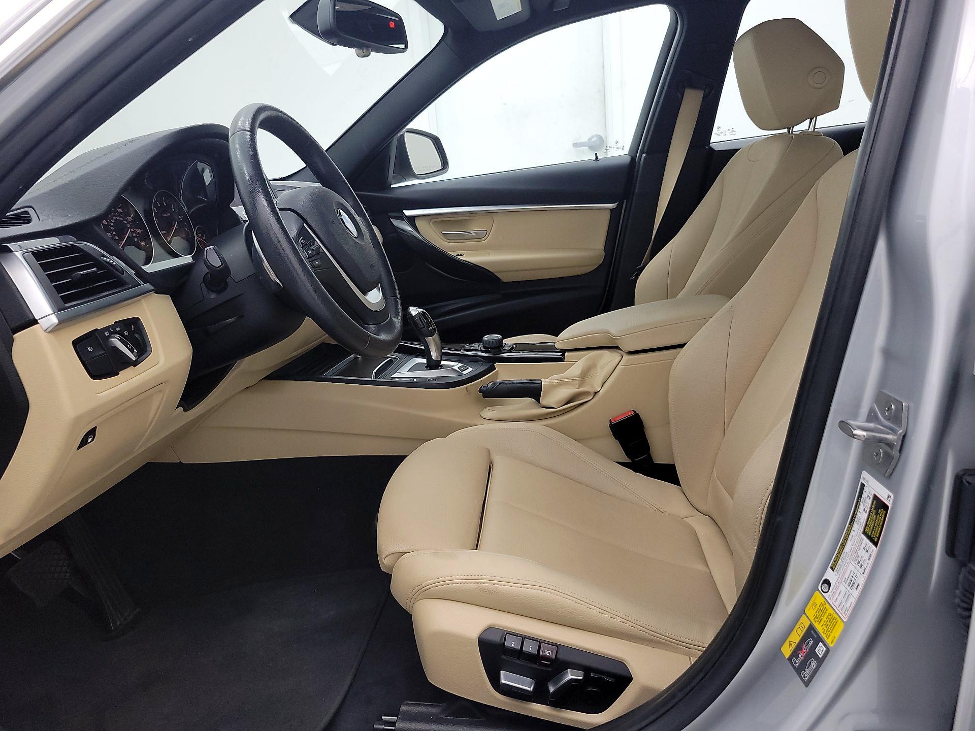 Thumbnail: 2018 BMW 3 Series - 11