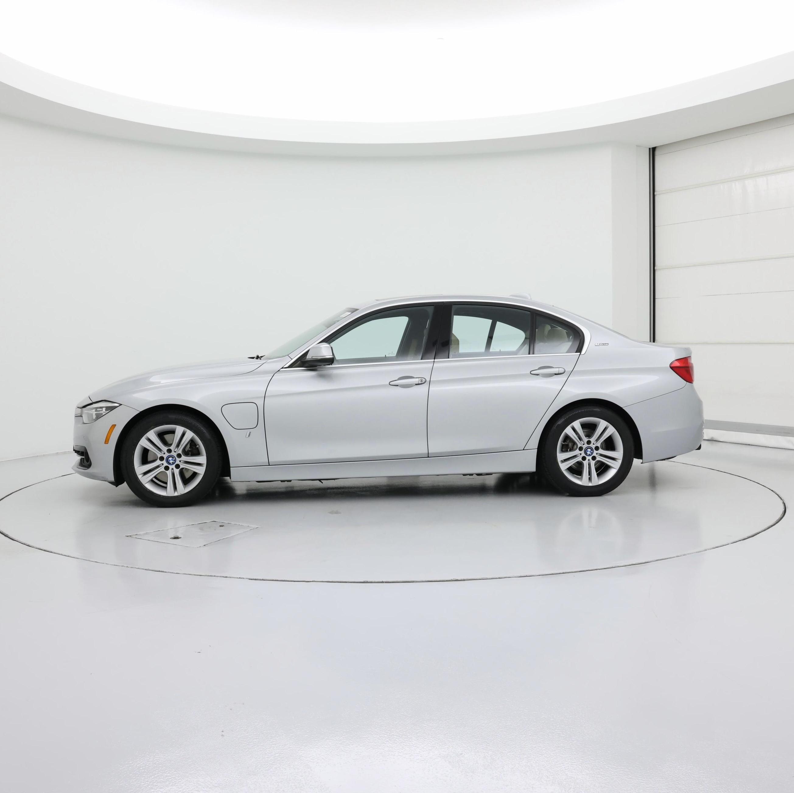 Thumbnail: 2018 BMW 3 Series - 3