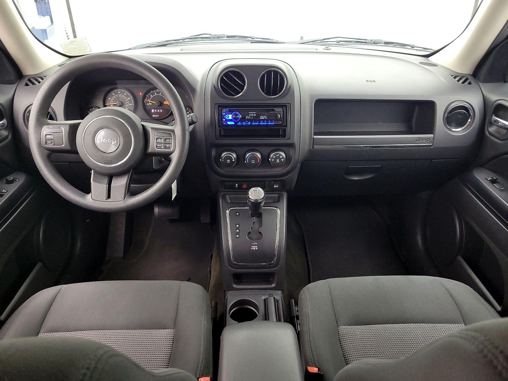 Thumbnail: 2017 Jeep Patriot - 9