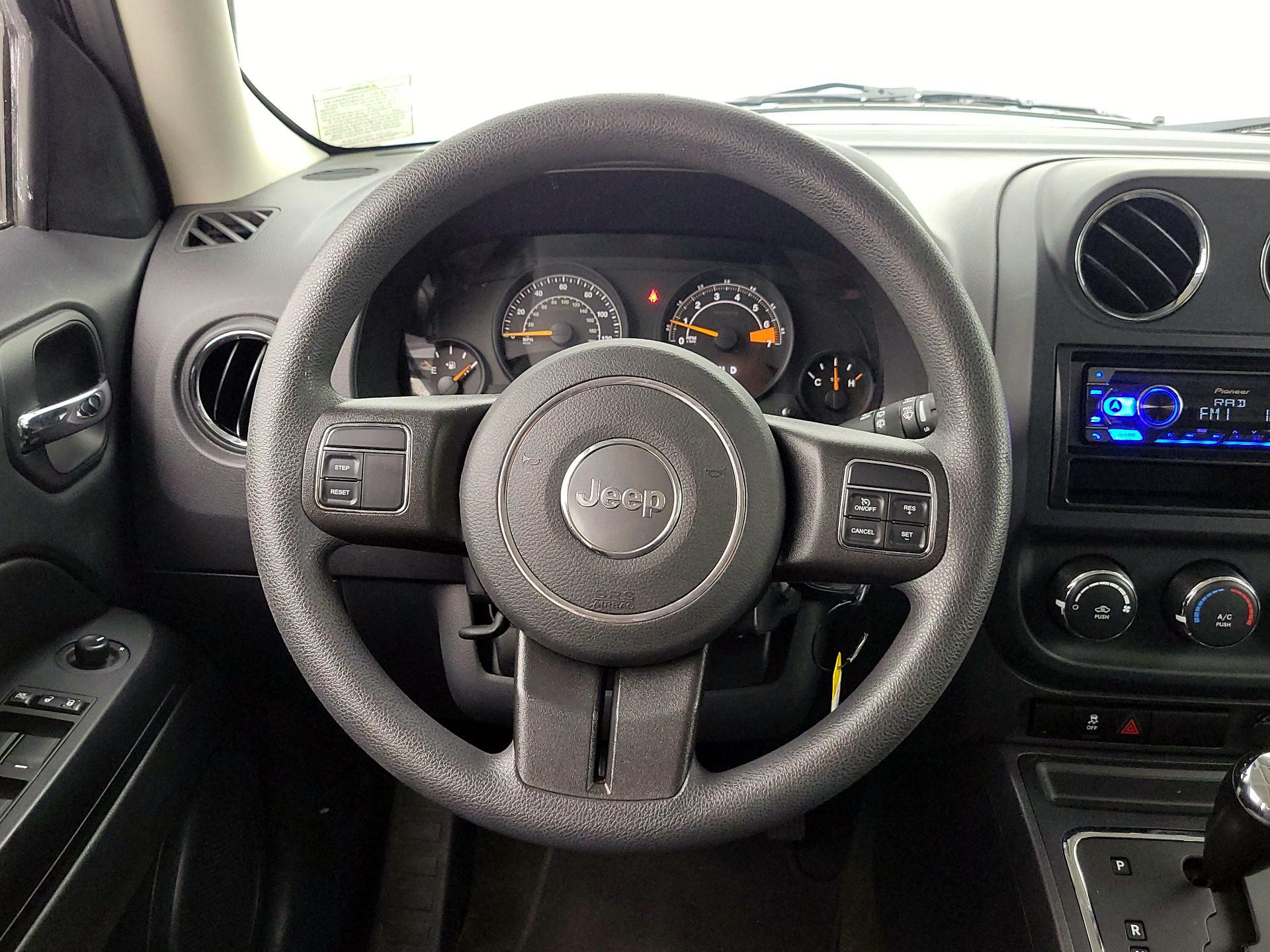 Thumbnail: 2017 Jeep Patriot - 10