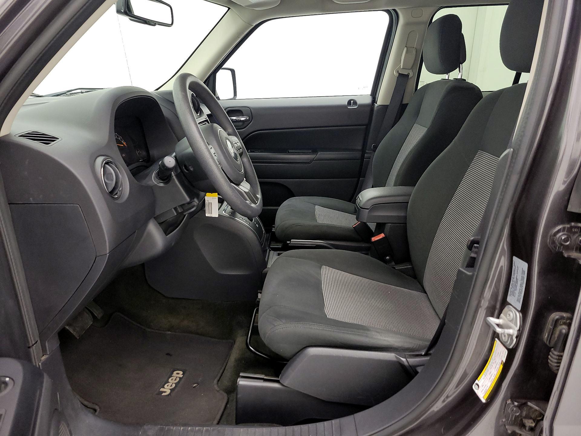 Thumbnail: 2017 Jeep Patriot - 11