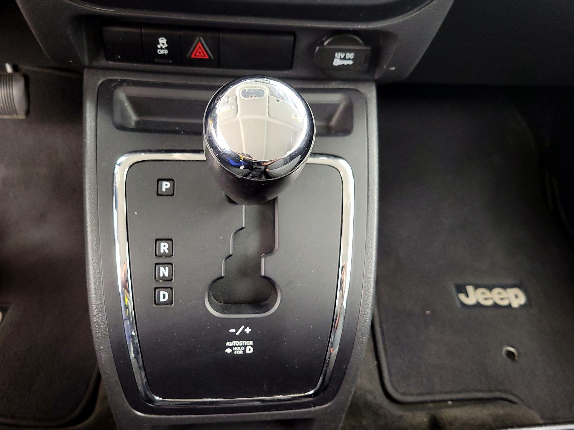 Thumbnail: 2017 Jeep Patriot - 15