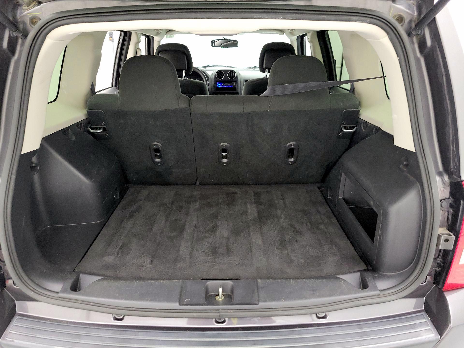 Thumbnail: 2017 Jeep Patriot - 18