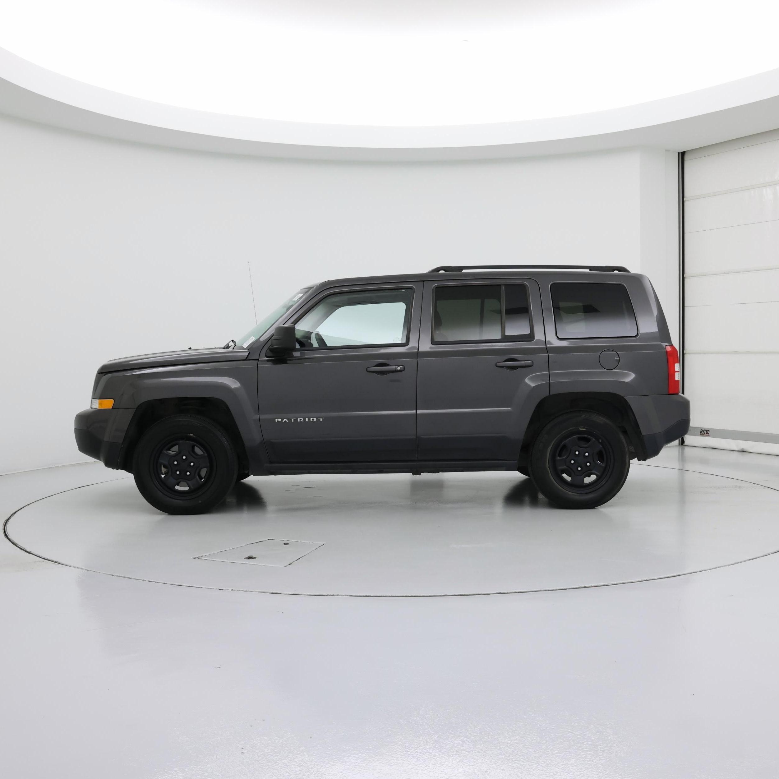 Thumbnail: 2017 Jeep Patriot - 3