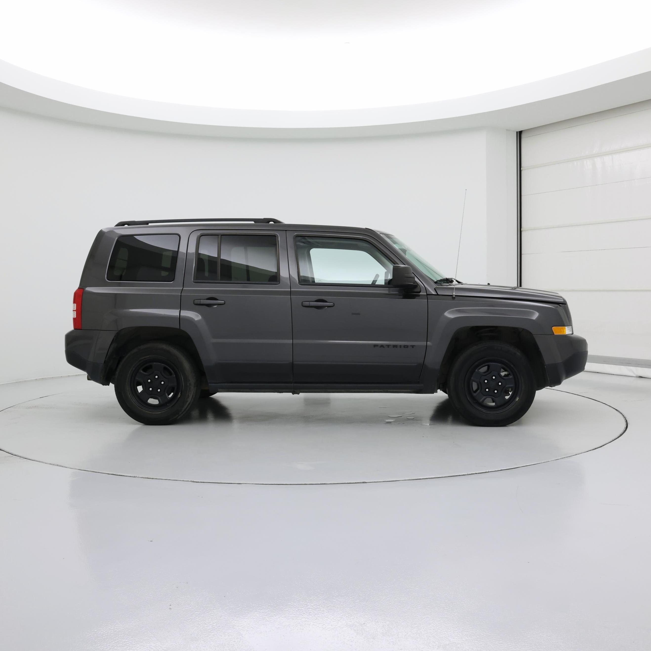 Thumbnail: 2017 Jeep Patriot - 7