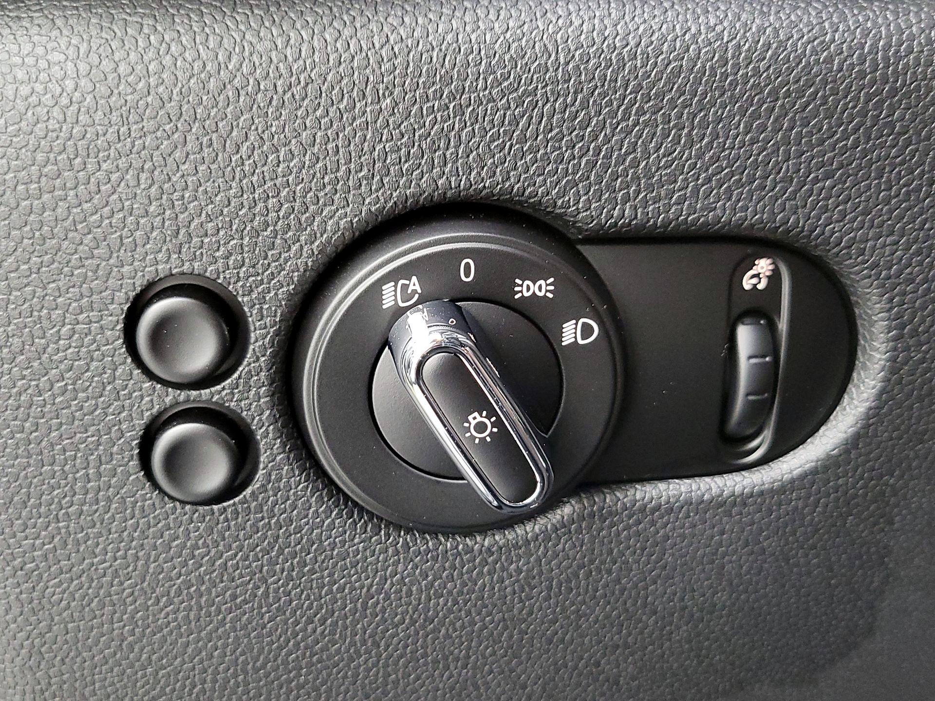 Thumbnail: 2017 MINI Cooper - 13